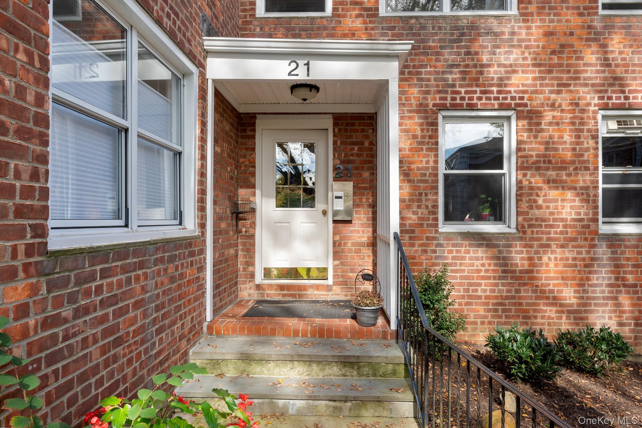 21 Edwards Street, Unit 1B photo 2