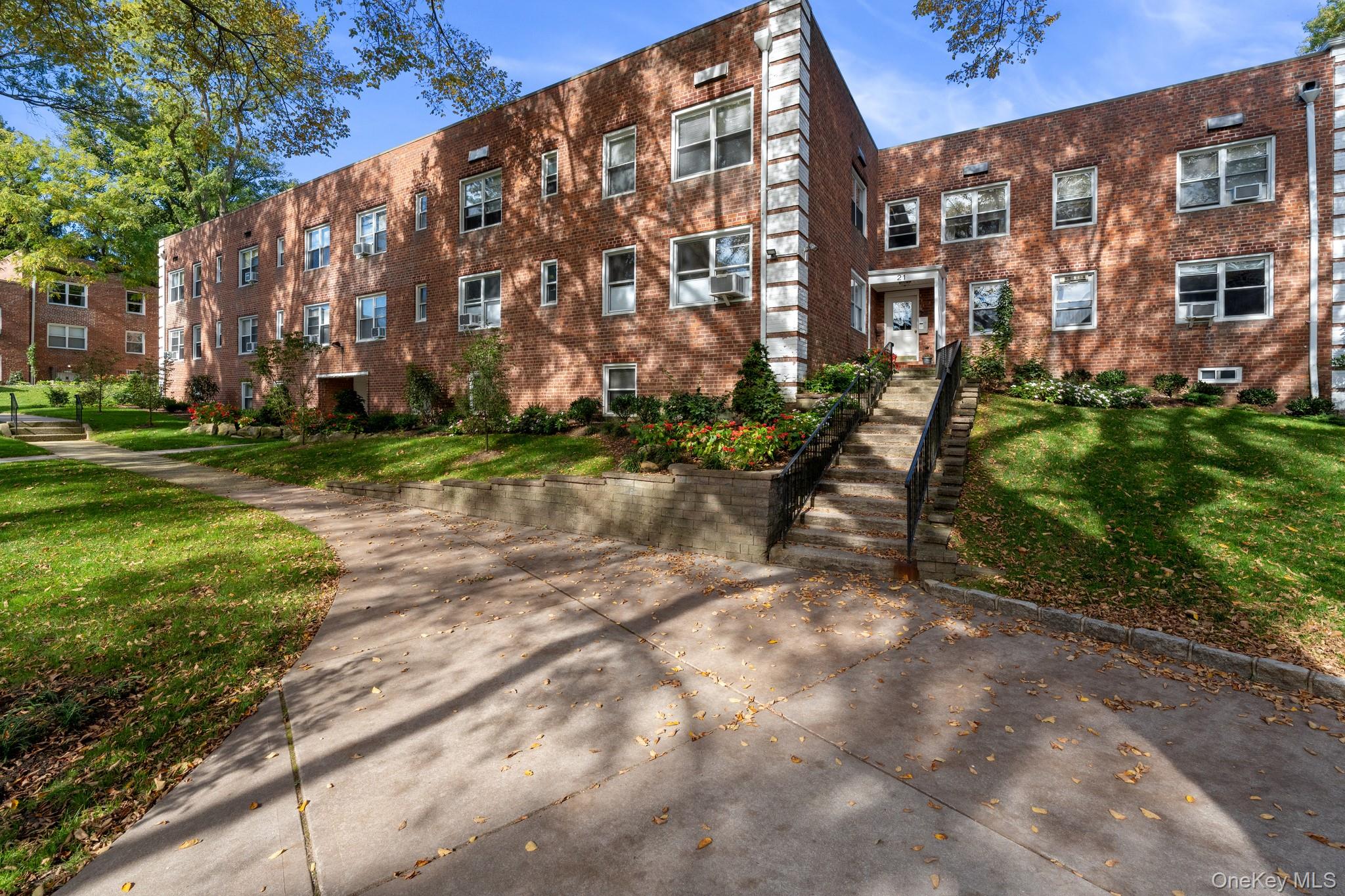21 Edwards Street, Unit 1B