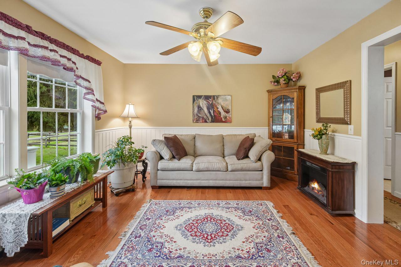 131 King Road – For Sale photo 4