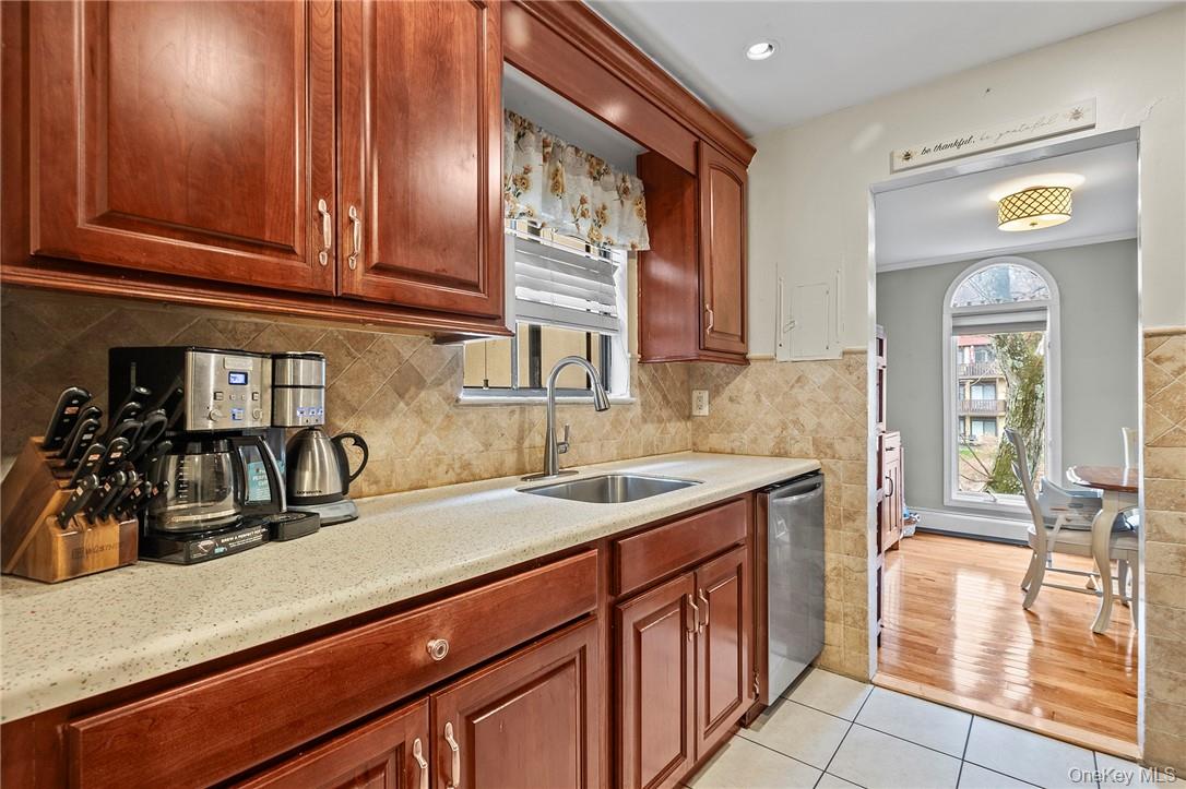1 Granada Crescent, Unit 4 photo 4