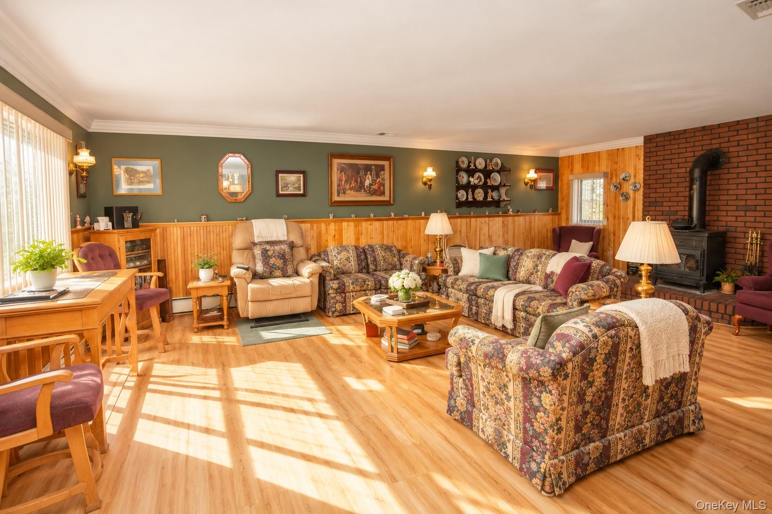 10 Marblestone – For Sale photo 2