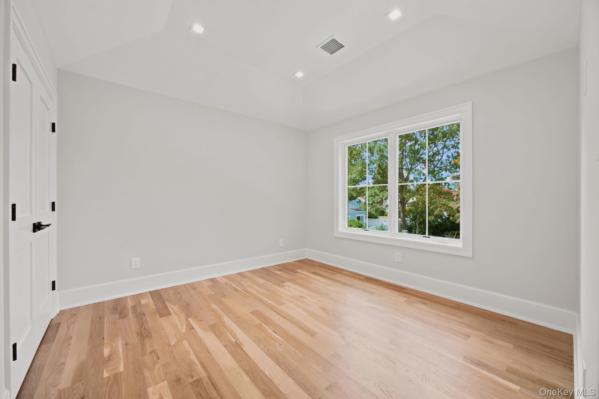 400 Langley Avenue – For Sale photo 18