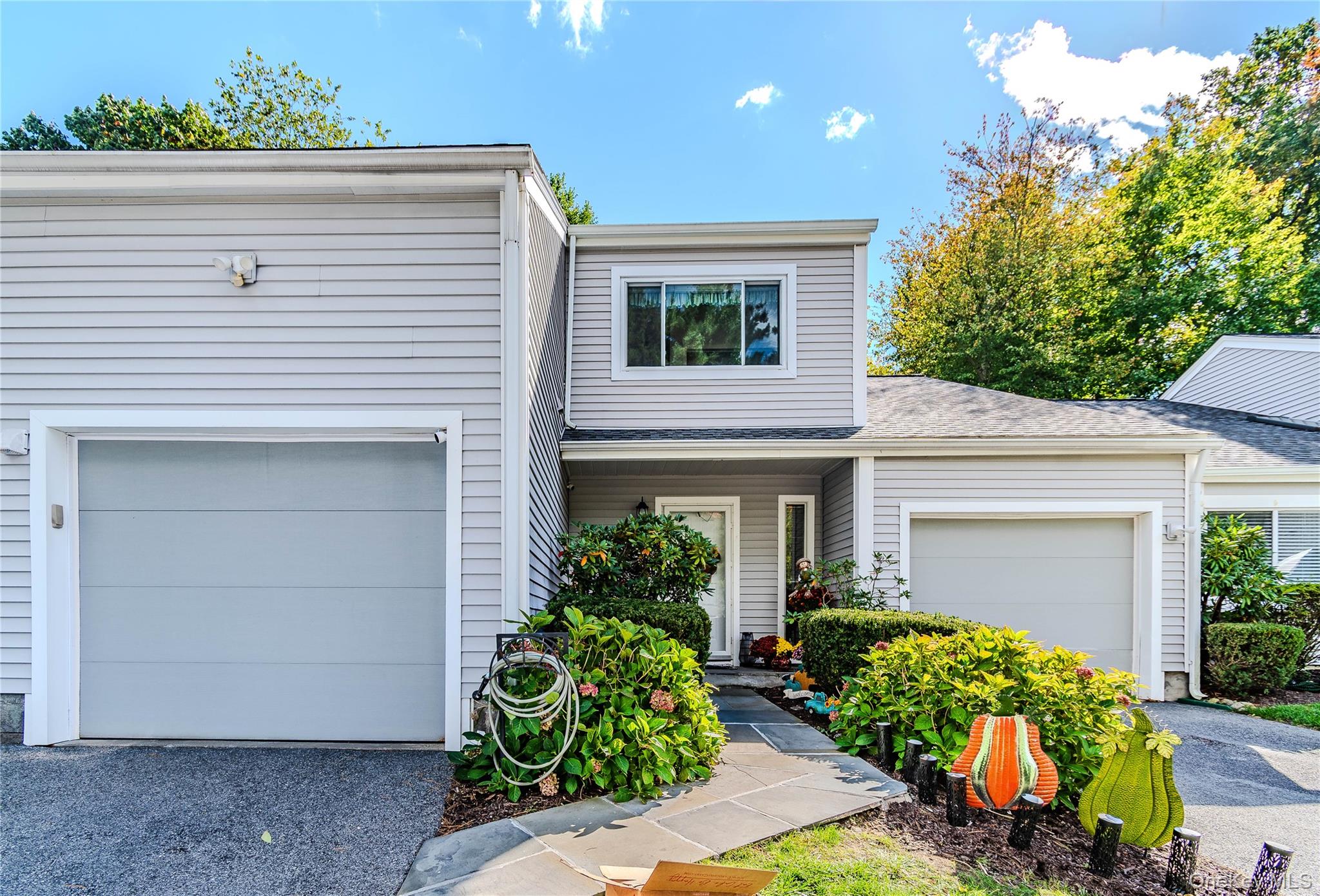 82 Cornwall Circle – For Sale photo 2