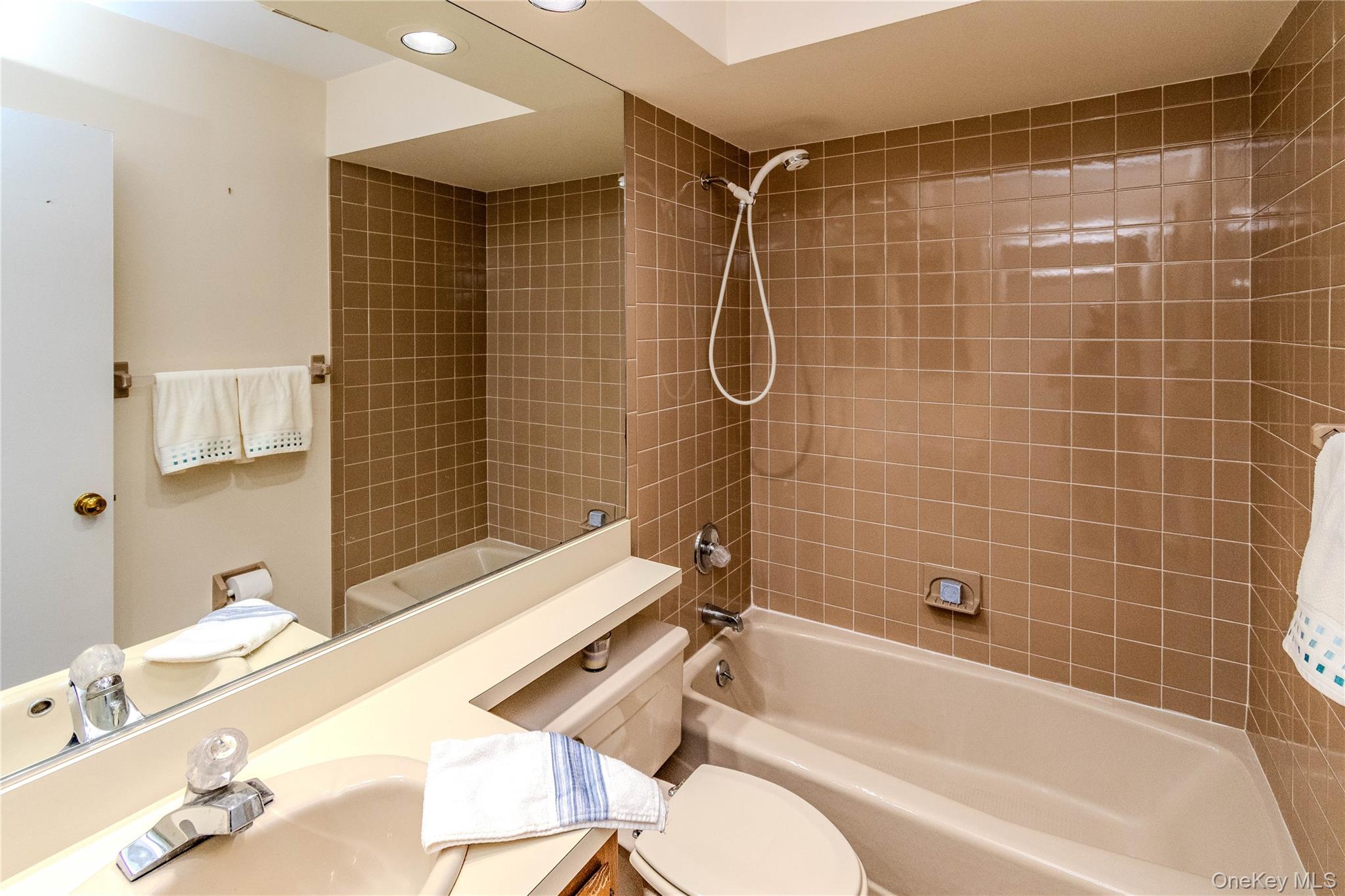 82 Cornwall Circle – For Sale photo 27