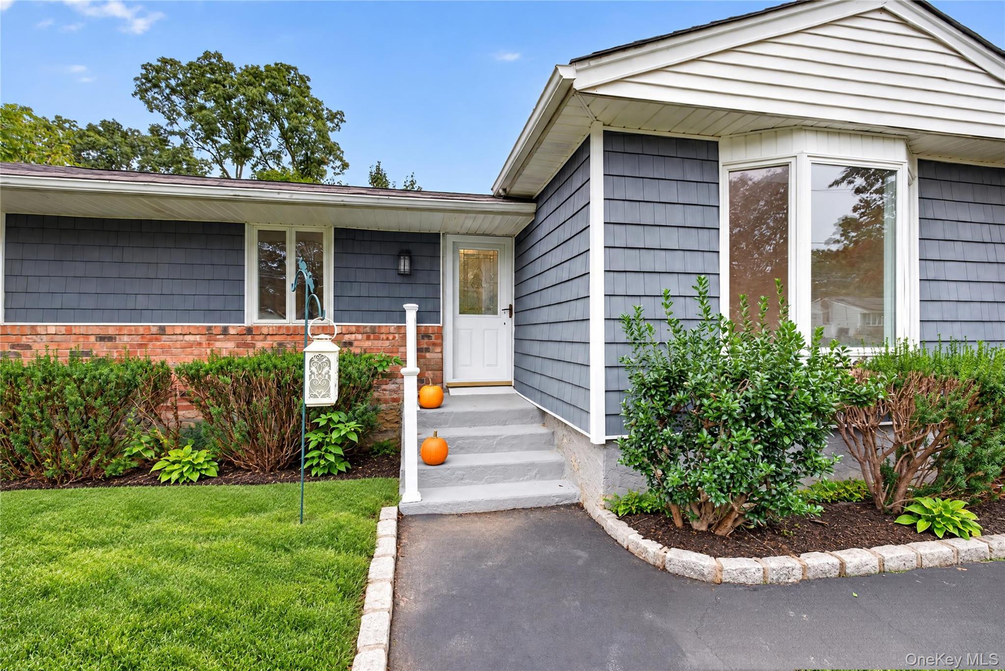 83 McGaw Avenue – For Sale photo 2