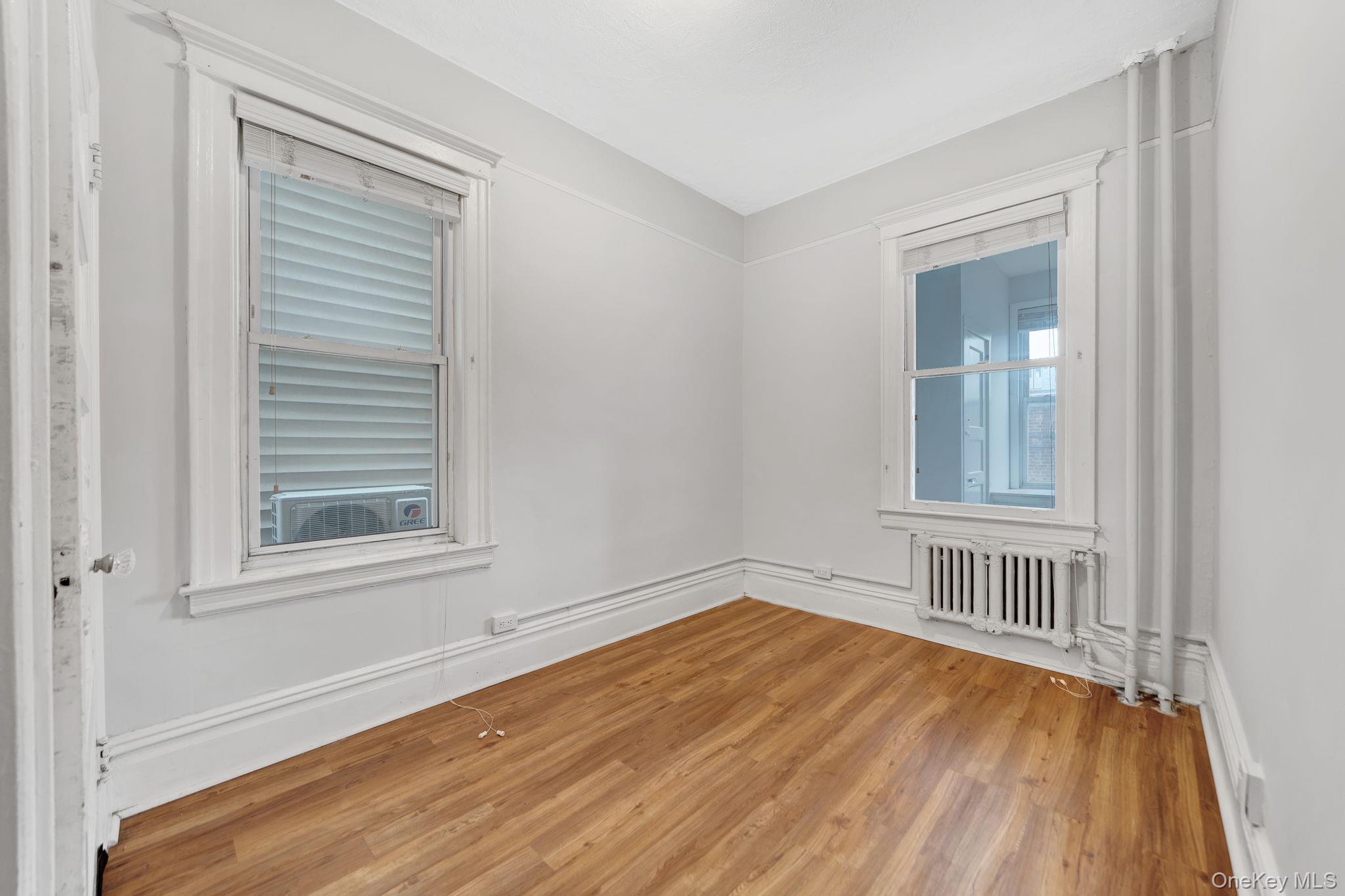 1934 Benedict Avenue – For Sale photo 28