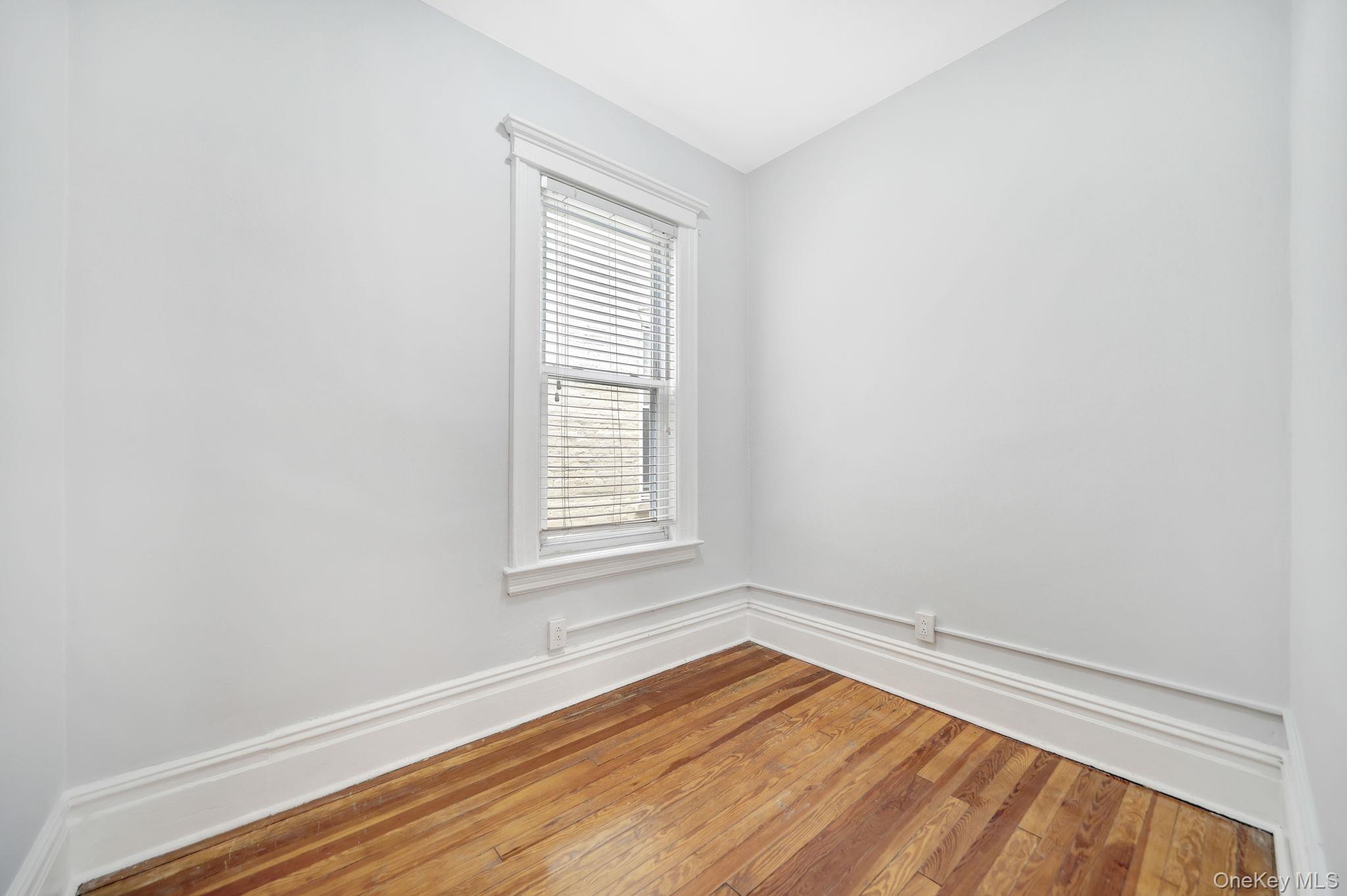 1934 Benedict Avenue – For Sale photo 21