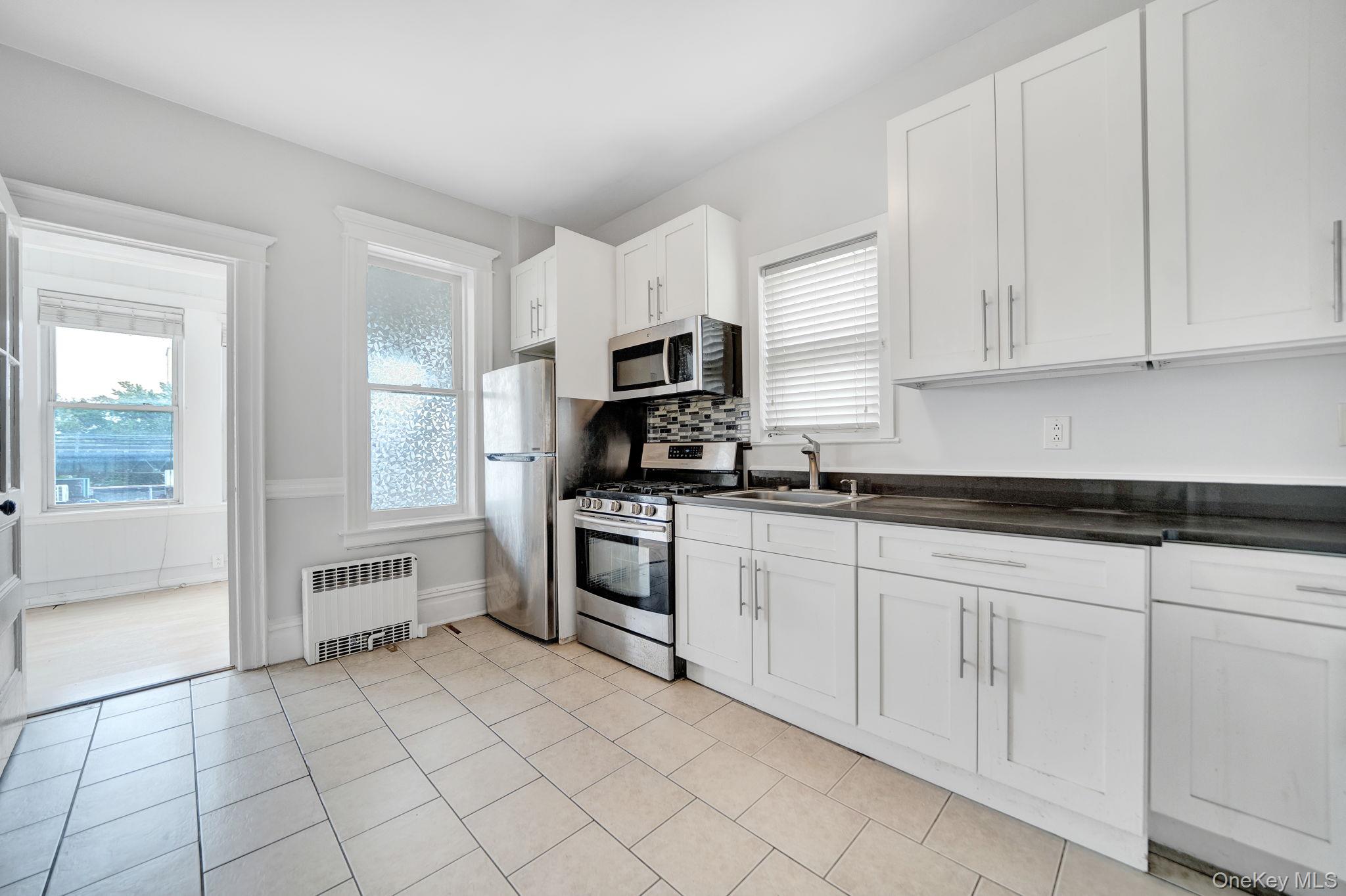 1934 Benedict Avenue – For Sale photo 16