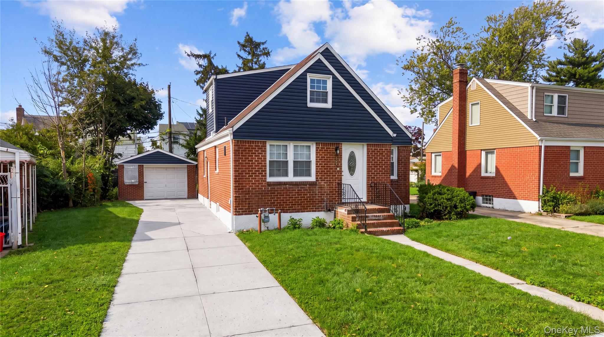 1977 Jackson Avenue – For Sale