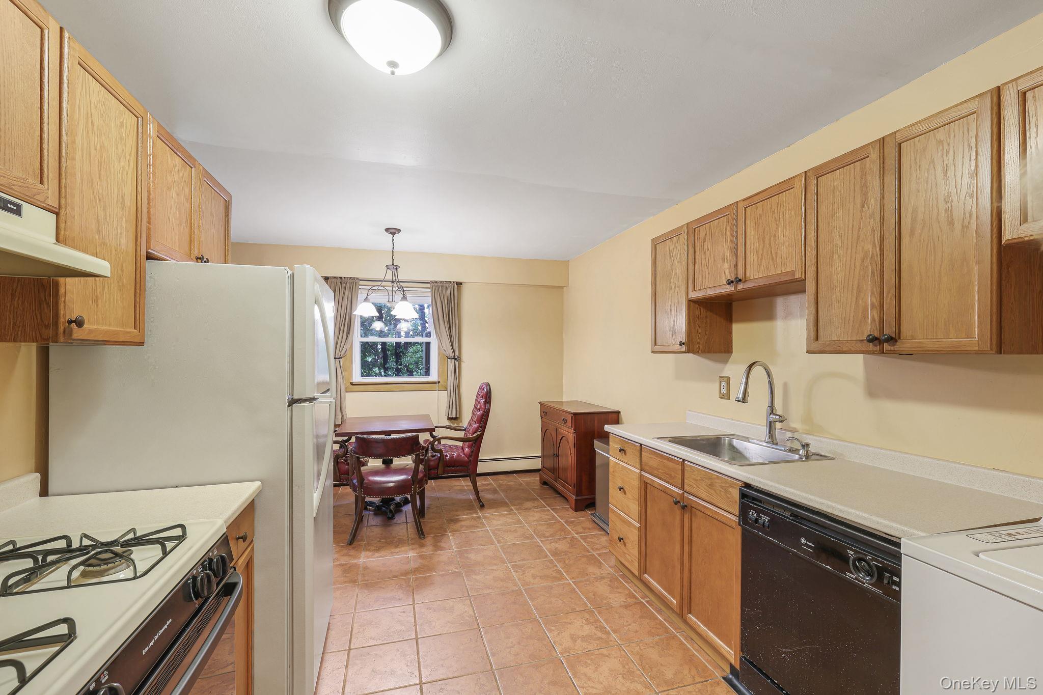 10 Alpine Drive, Unit D photo 16