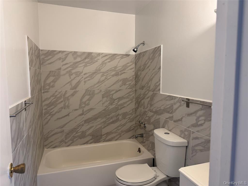 200 Hilton Avenue, Unit 30 photo 16