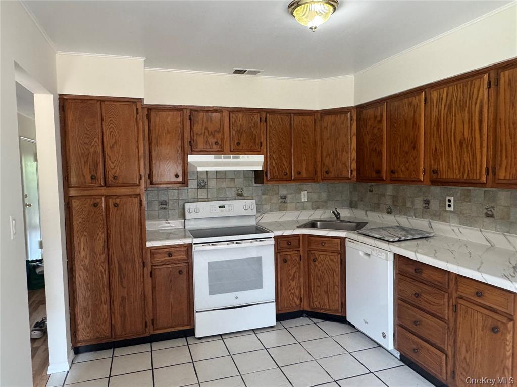 200 Hilton Avenue, Unit 30 photo 9
