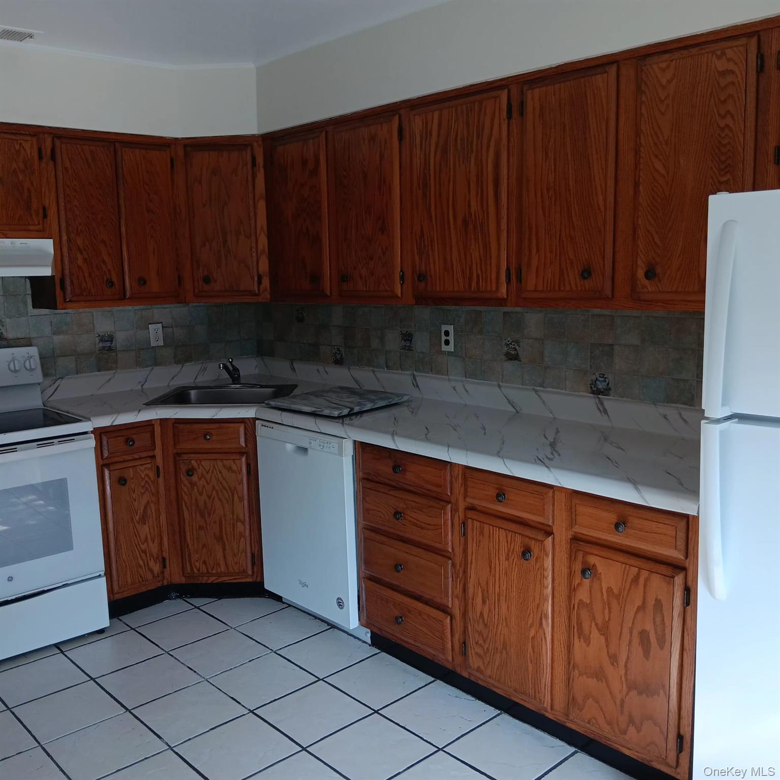 200 Hilton Avenue, Unit 30 photo 13