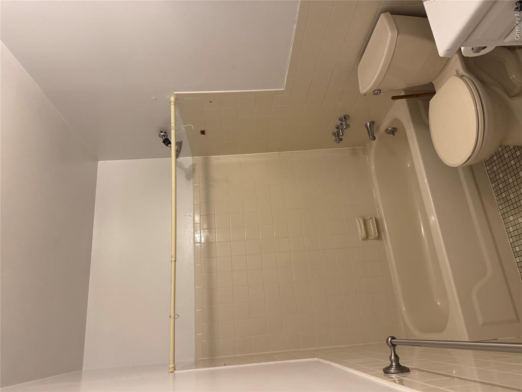 200 Hilton Avenue, Unit 30 photo 17
