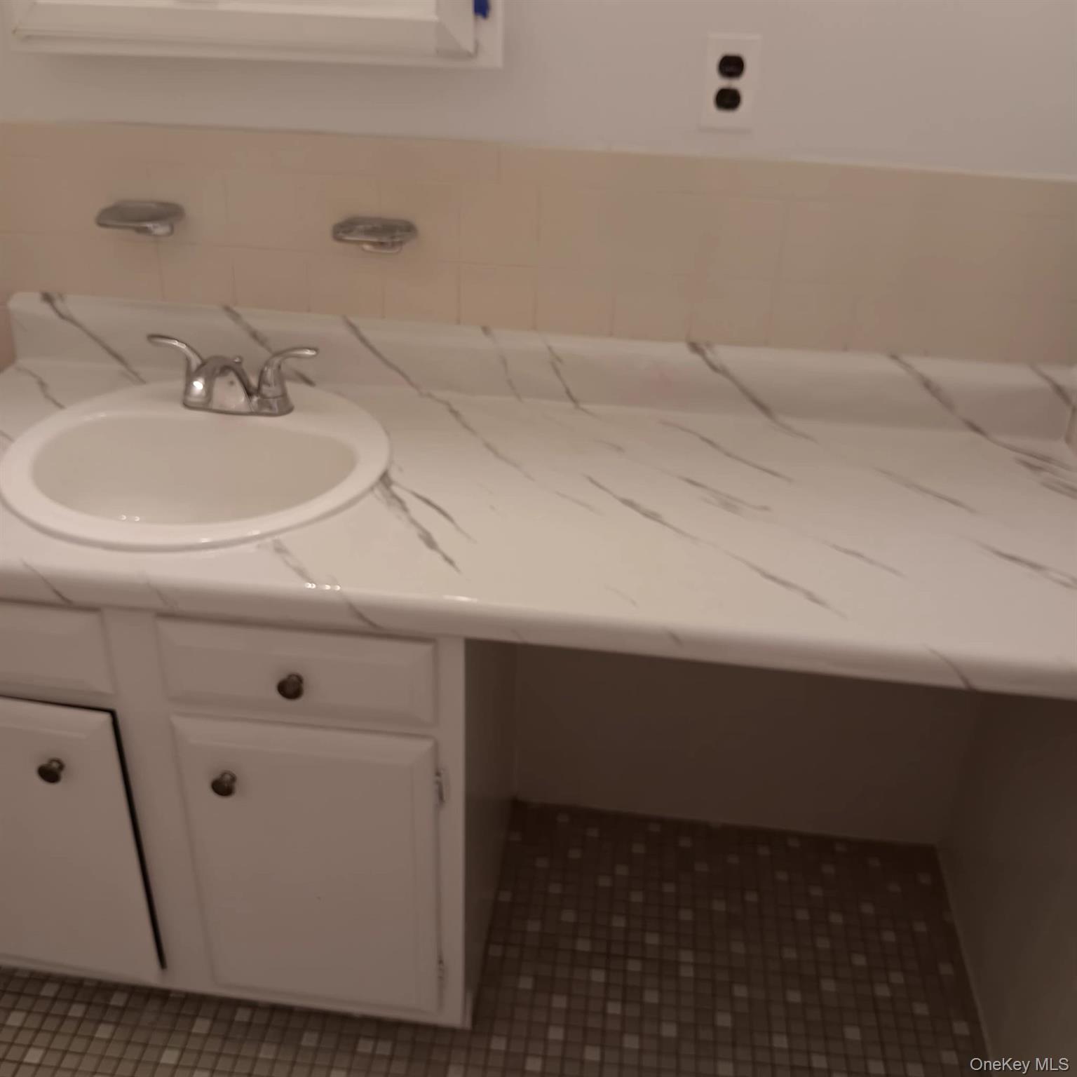 200 Hilton Avenue, Unit 30 photo 34