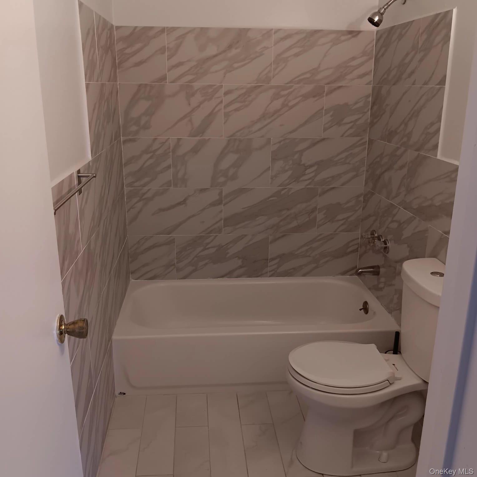 200 Hilton Avenue, Unit 30 photo 33
