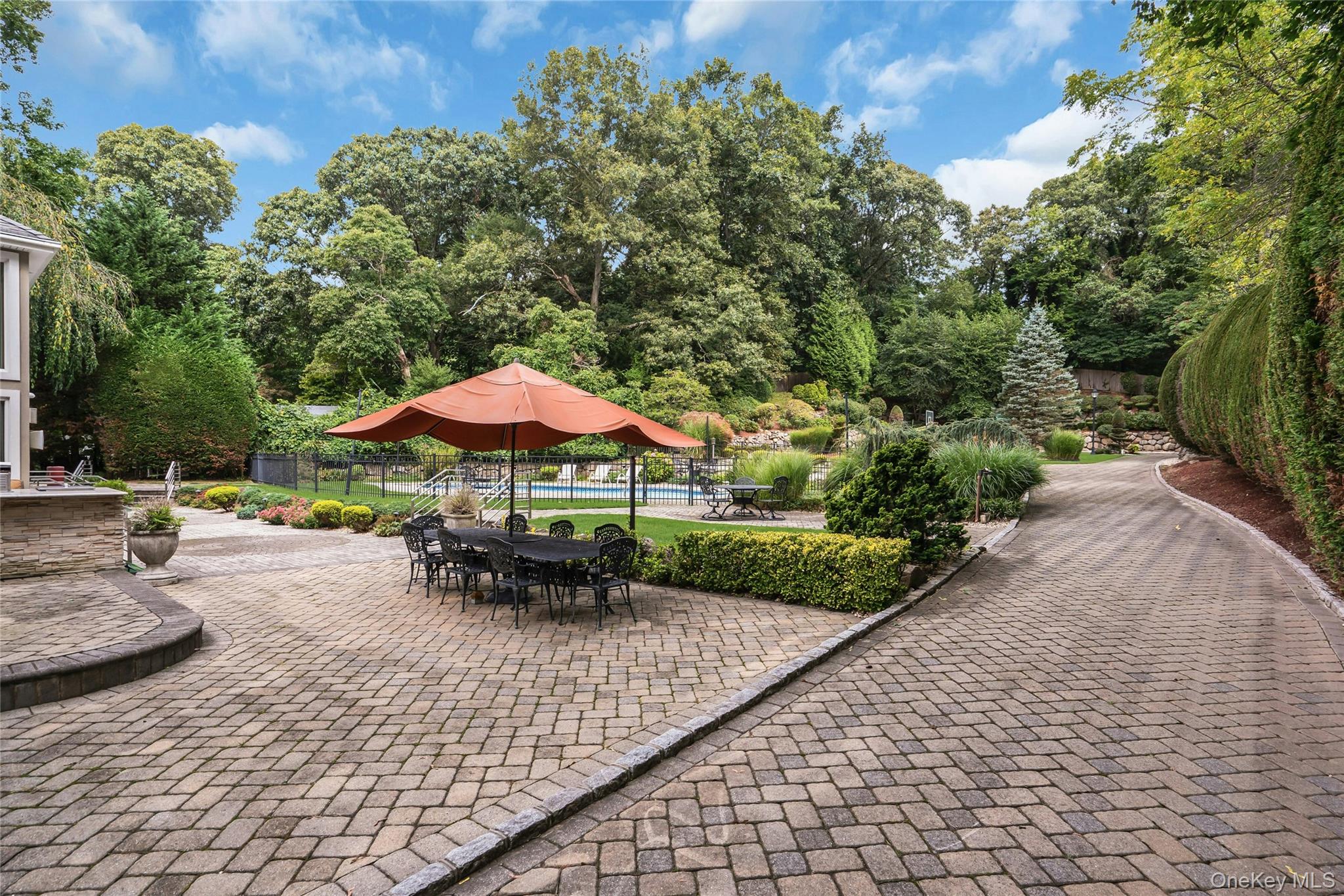 25 Oriole Way – For Sale photo 42