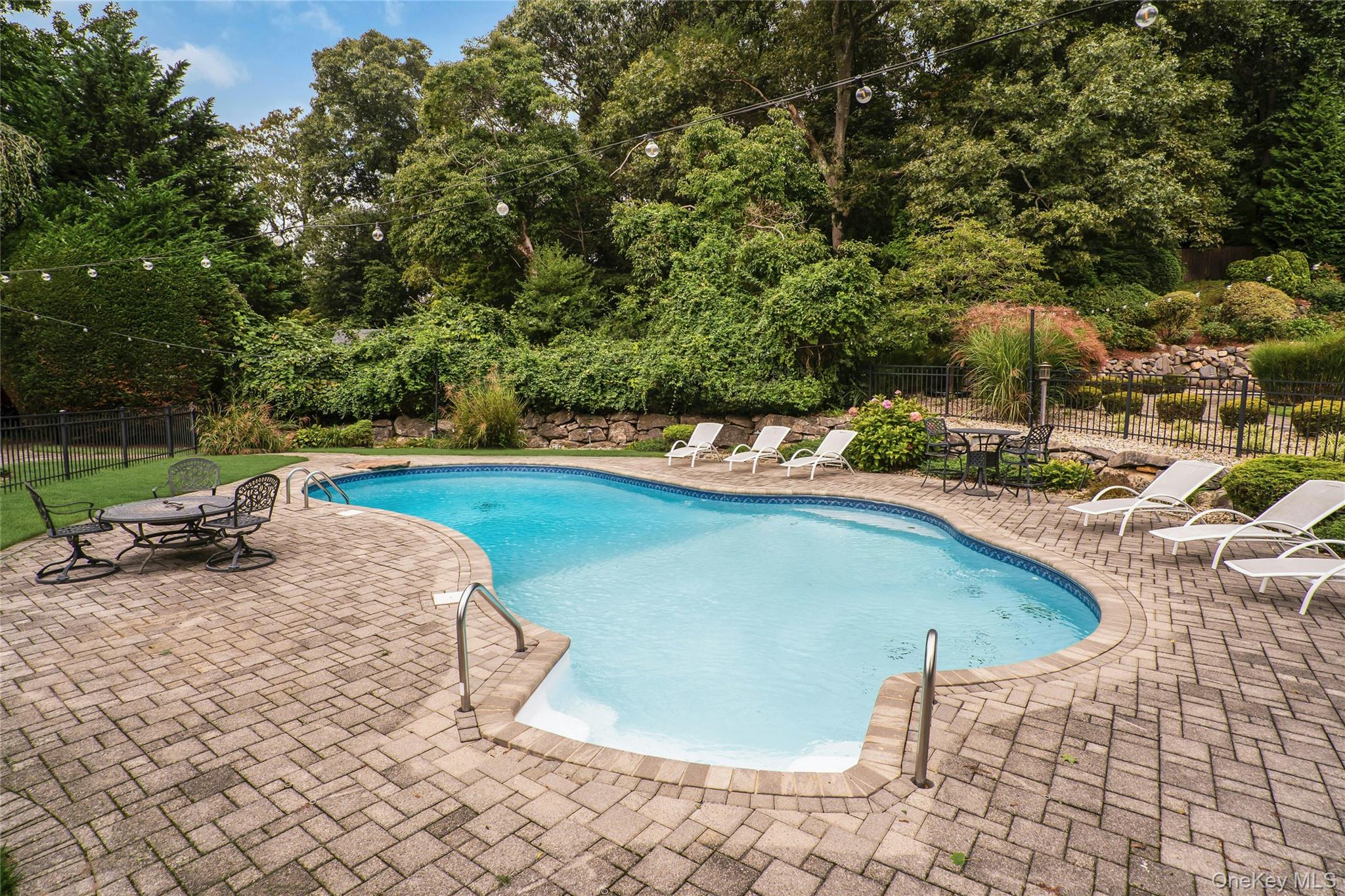 25 Oriole Way – For Sale photo 44