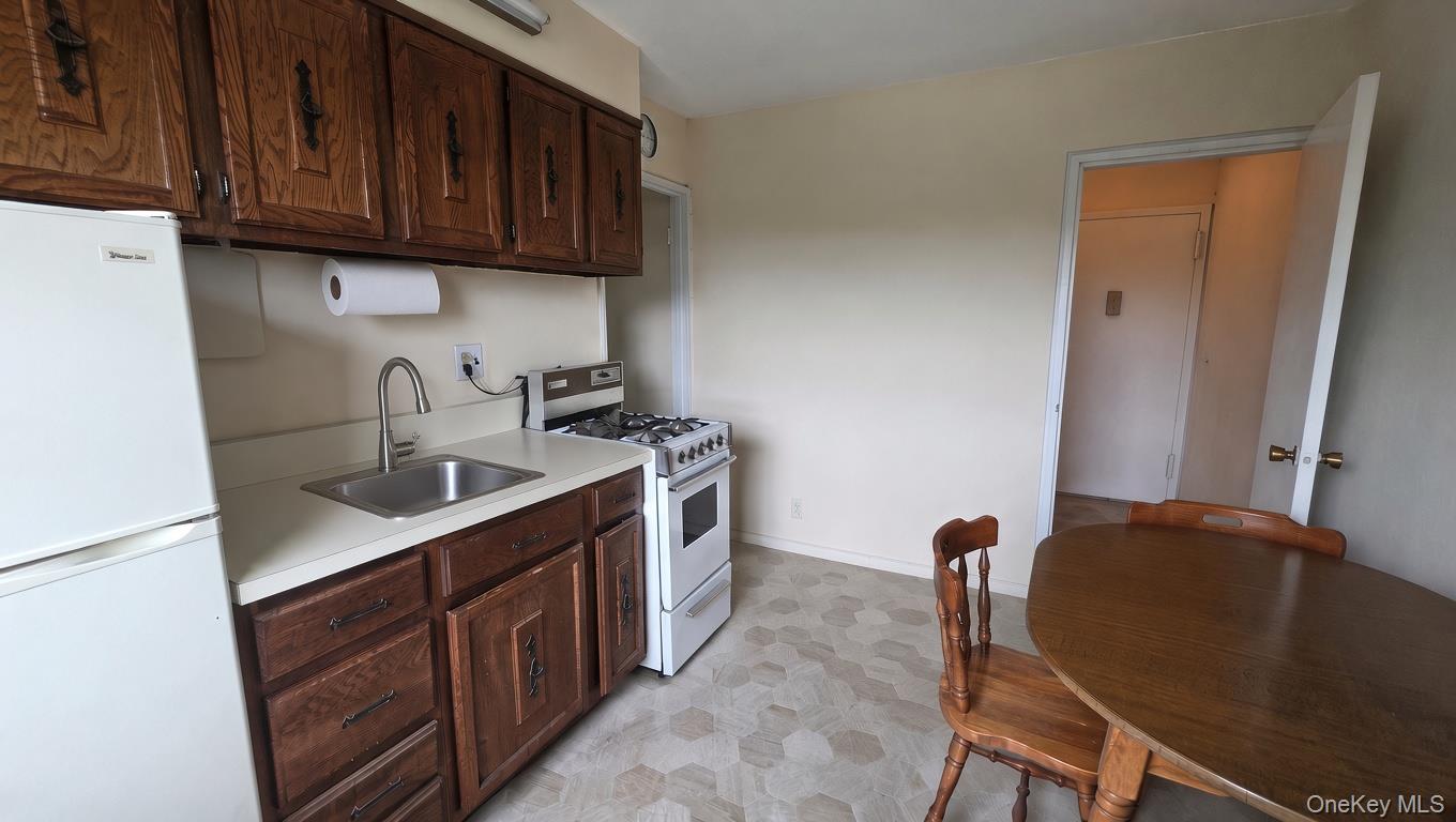 1523 Central Park, Unit 8F photo 12