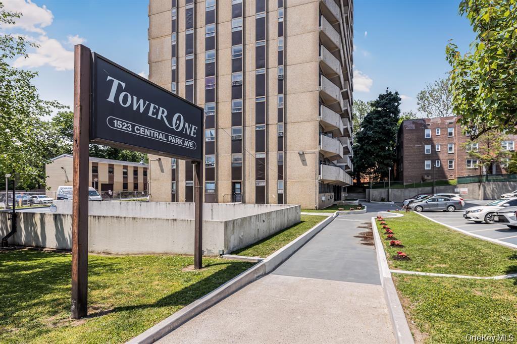 1523 Central Park, Unit 8F