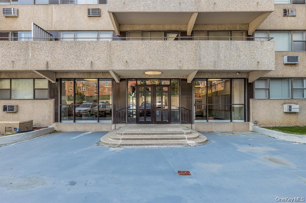 1523 Central Park, Unit 8F photo 5