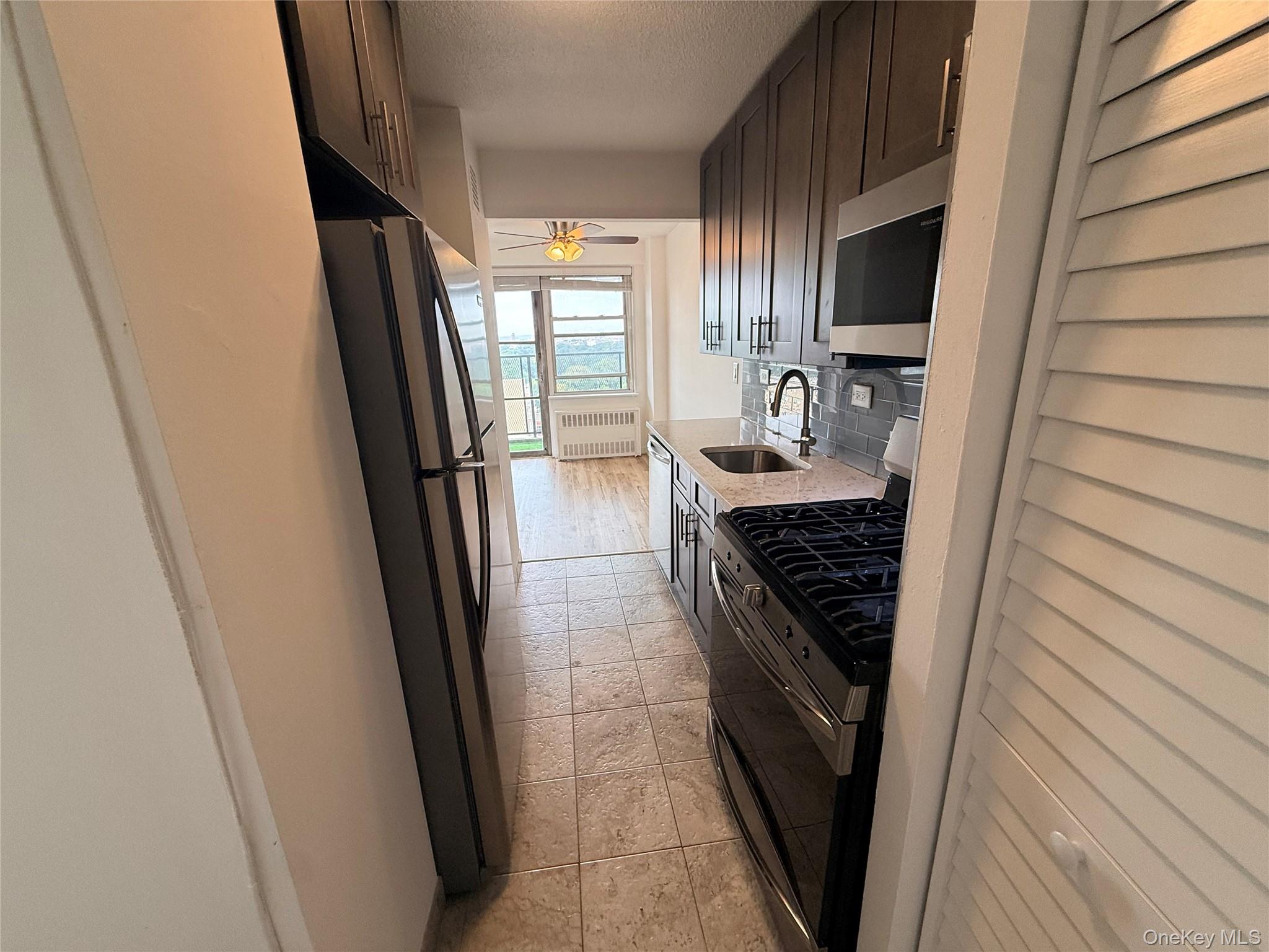 2550 Olinville Avenue, Unit 15H photo 7