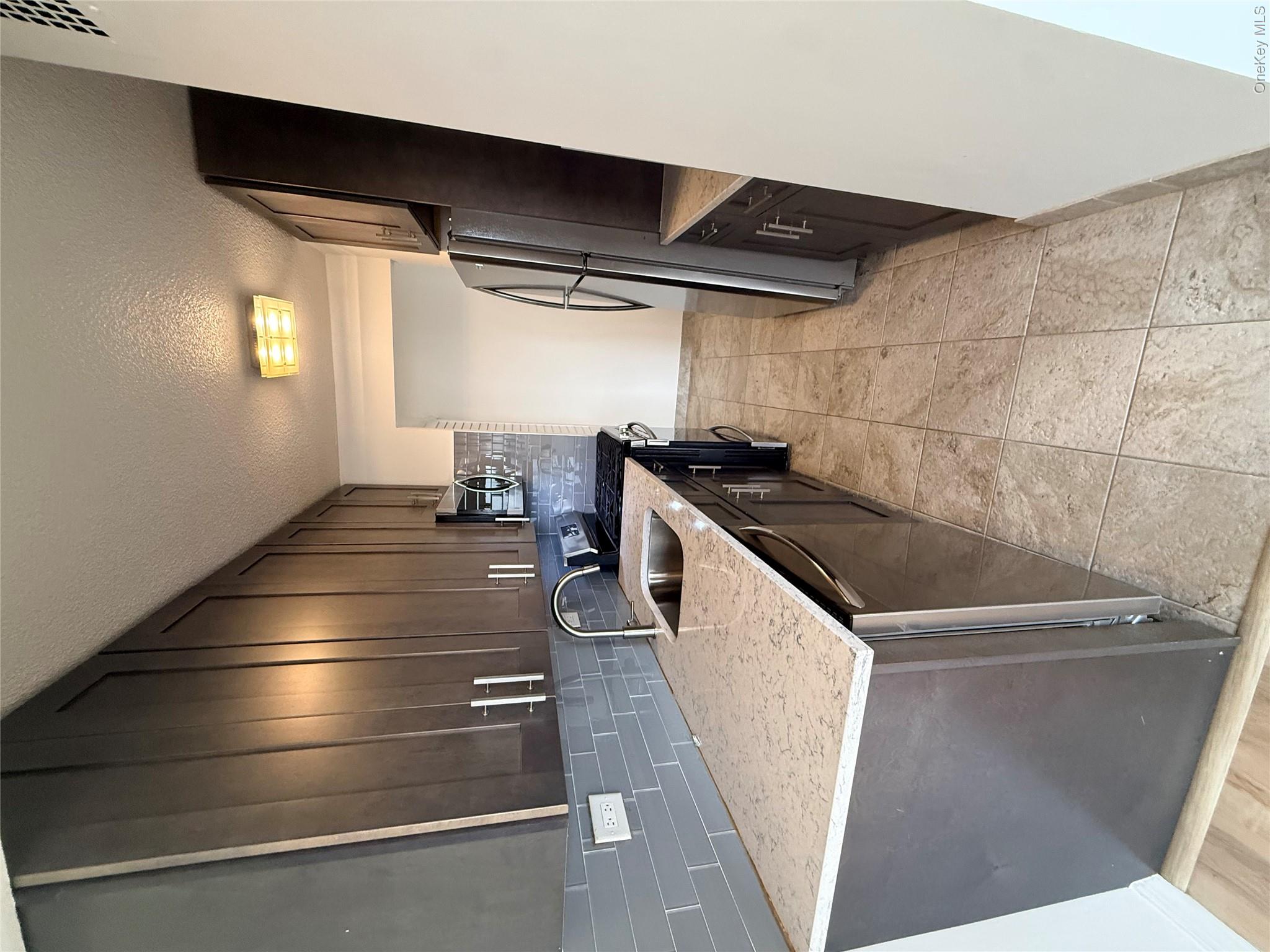 2550 Olinville Avenue, Unit 15H photo 8