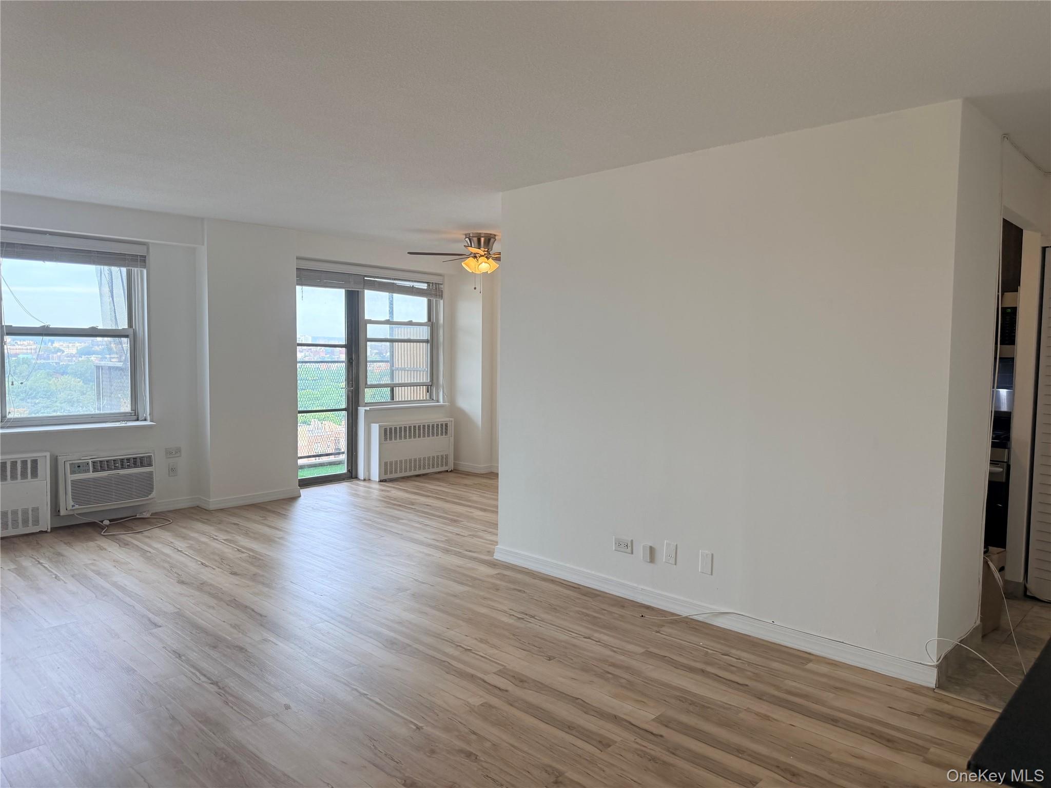 2550 Olinville Avenue, Unit 15H photo 11