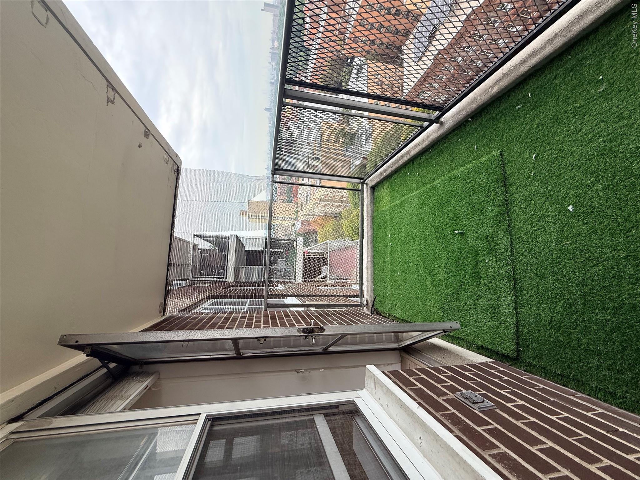 2550 Olinville Avenue, Unit 15H photo 10