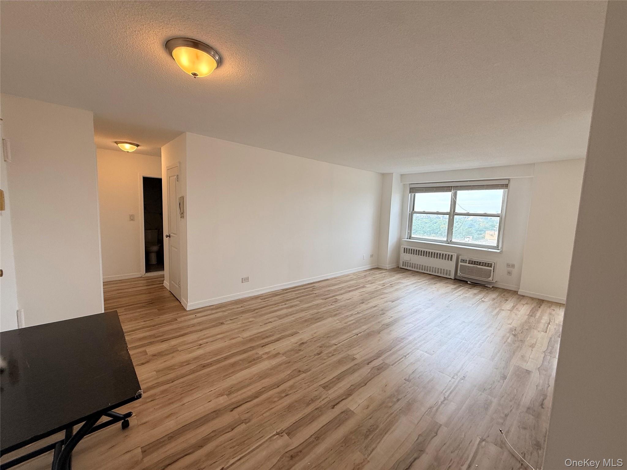 2550 Olinville Avenue, Unit 15H photo 12