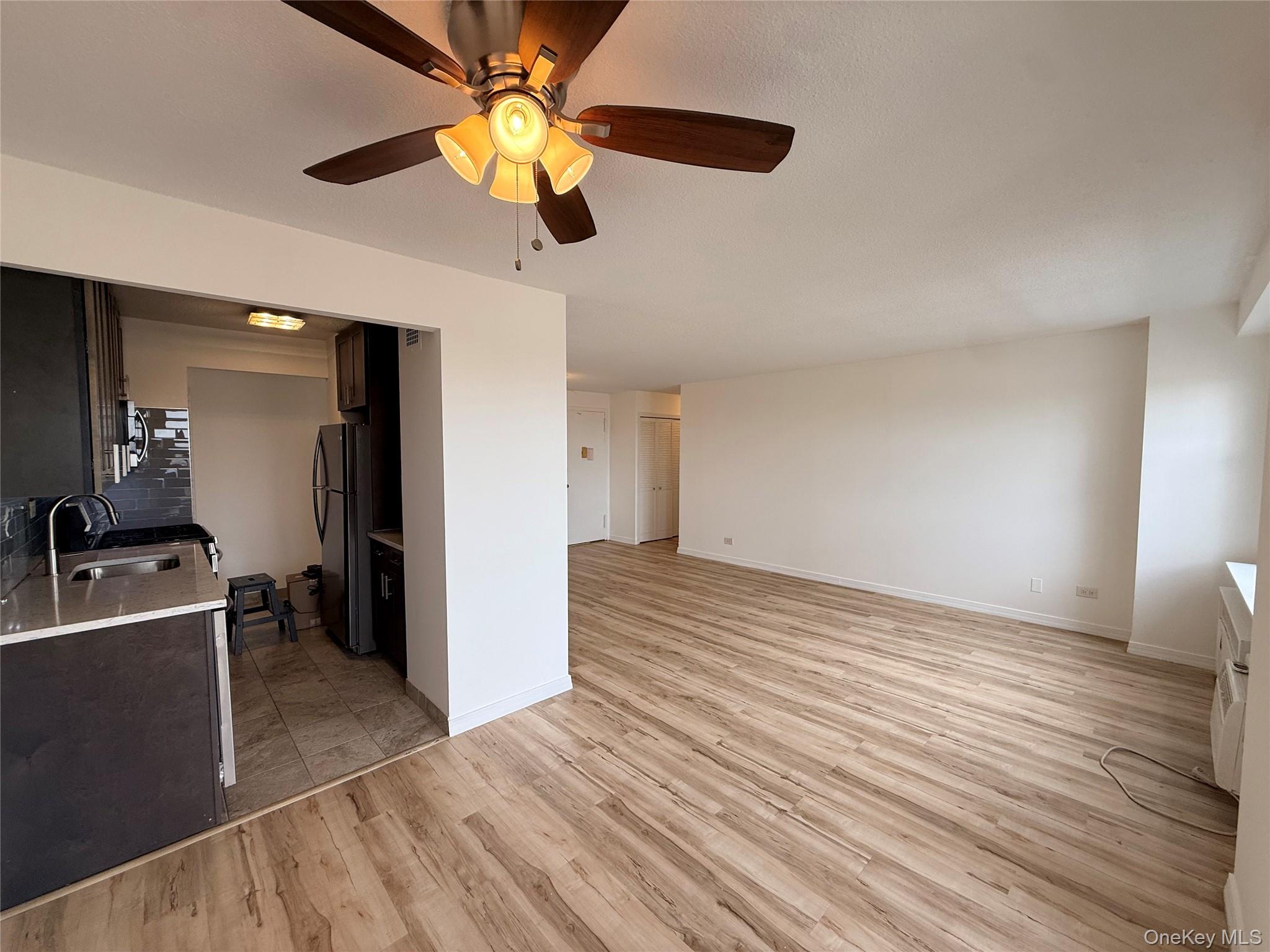 2550 Olinville Avenue, Unit 15H