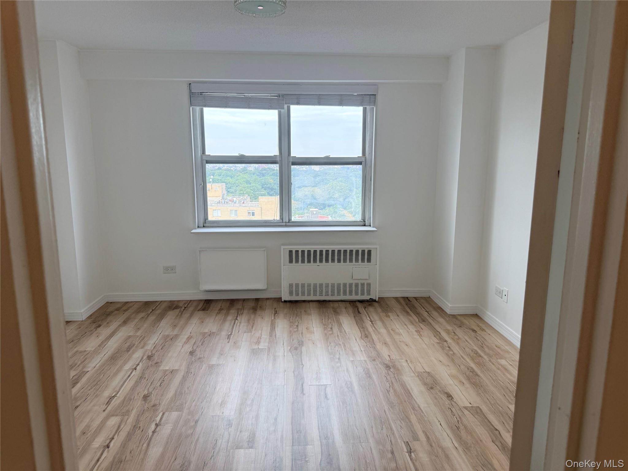 2550 Olinville Avenue, Unit 15H photo 4