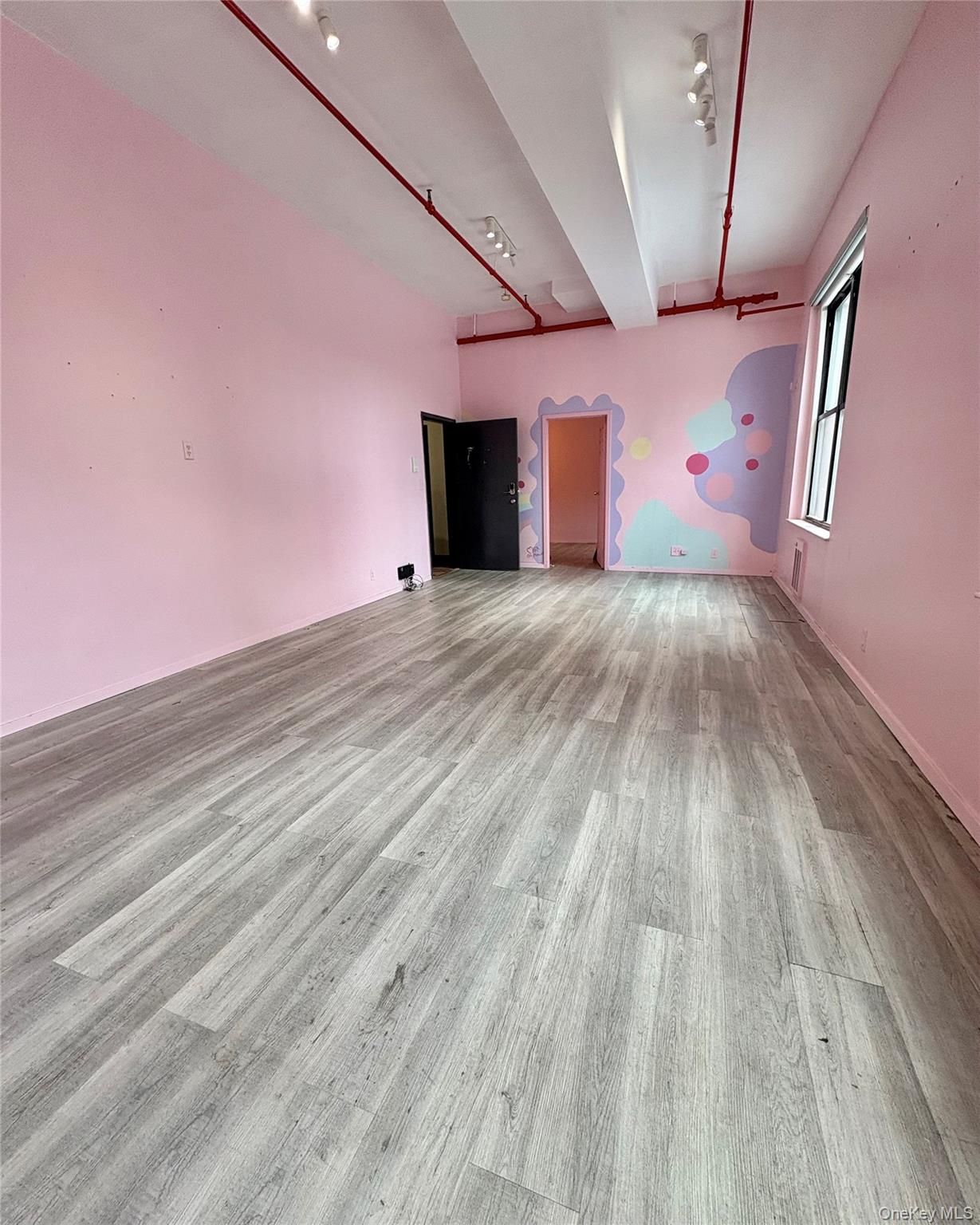 2525 Borden Avenue, Unit 218