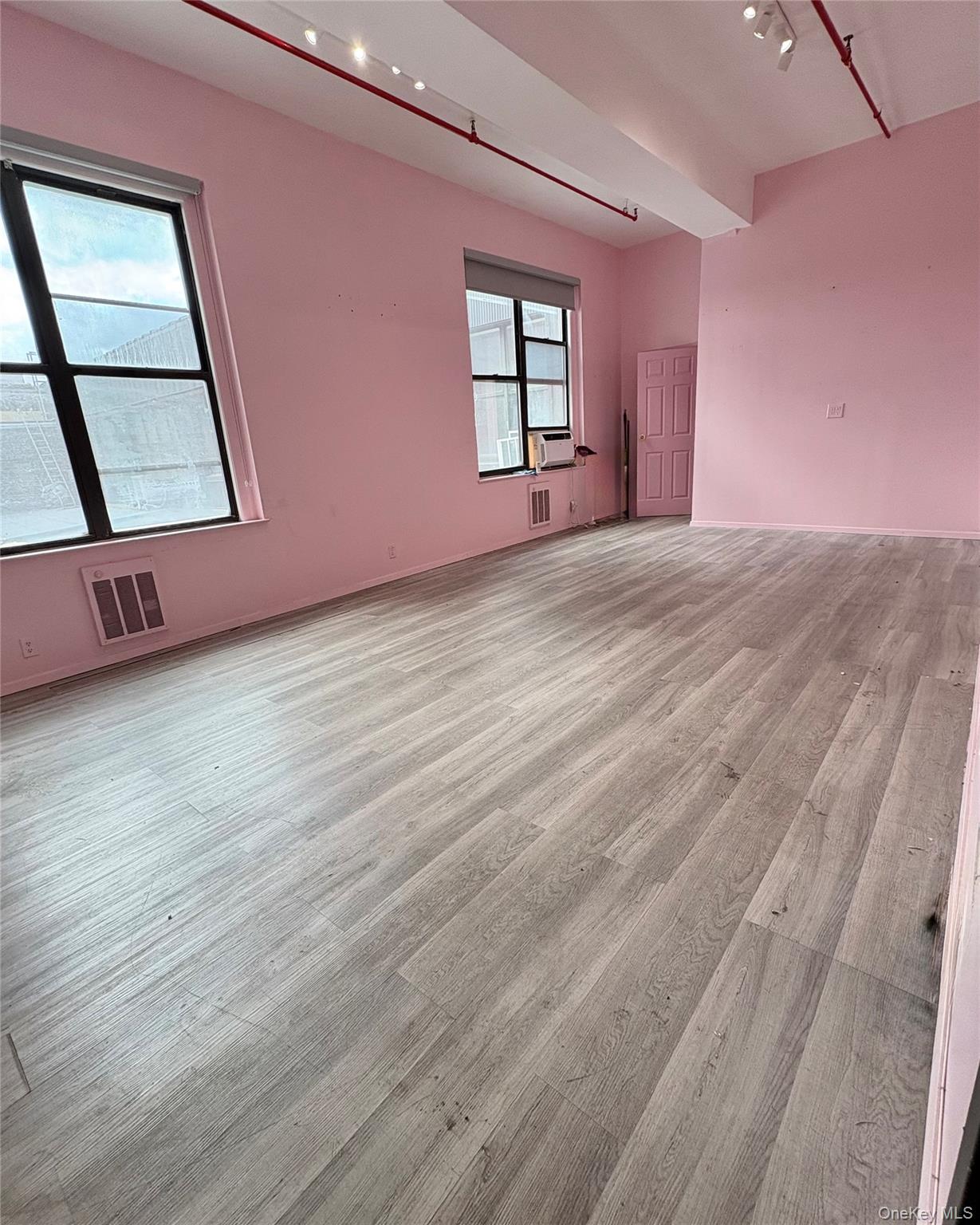 2525 Borden Avenue, Unit 218 photo 2