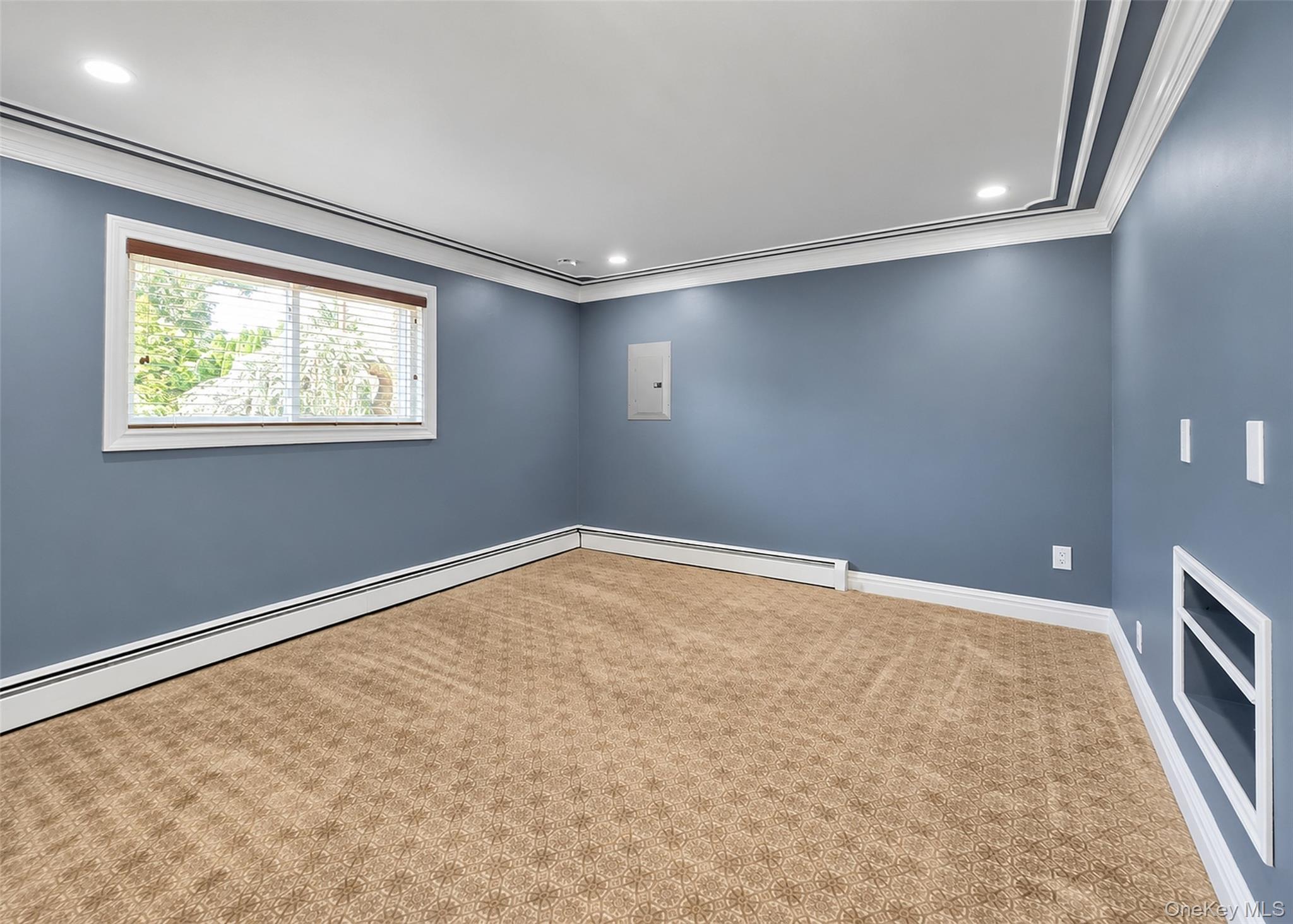 685 Carlls Path – For Sale photo 20