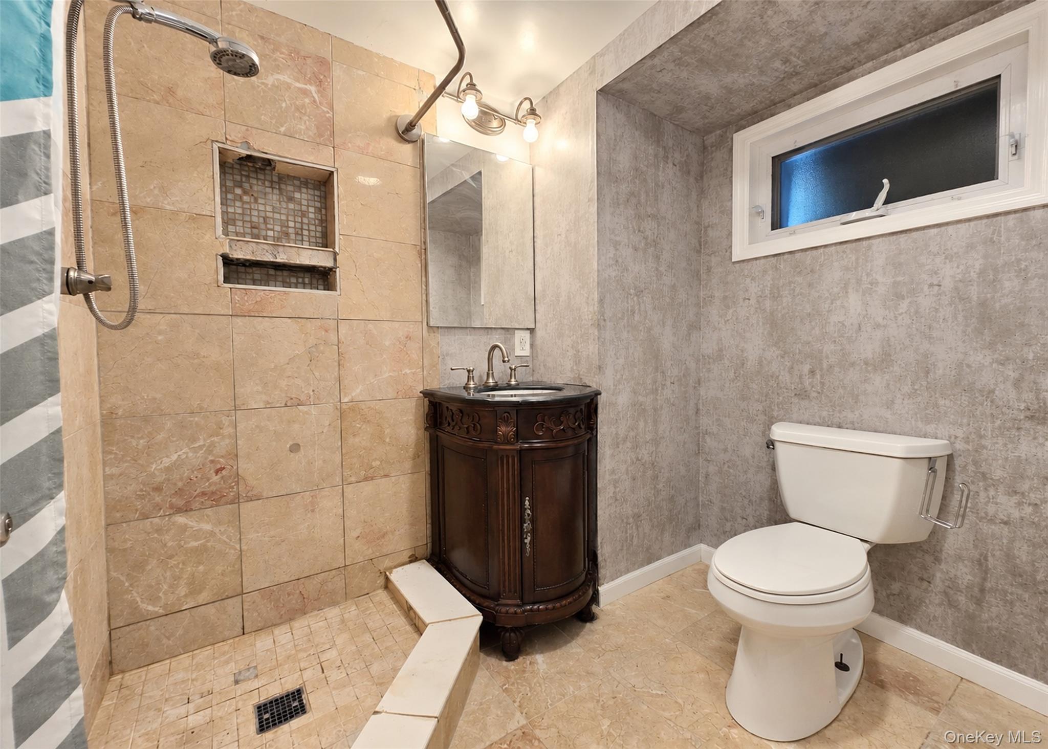 685 Carlls Path – For Sale photo 24