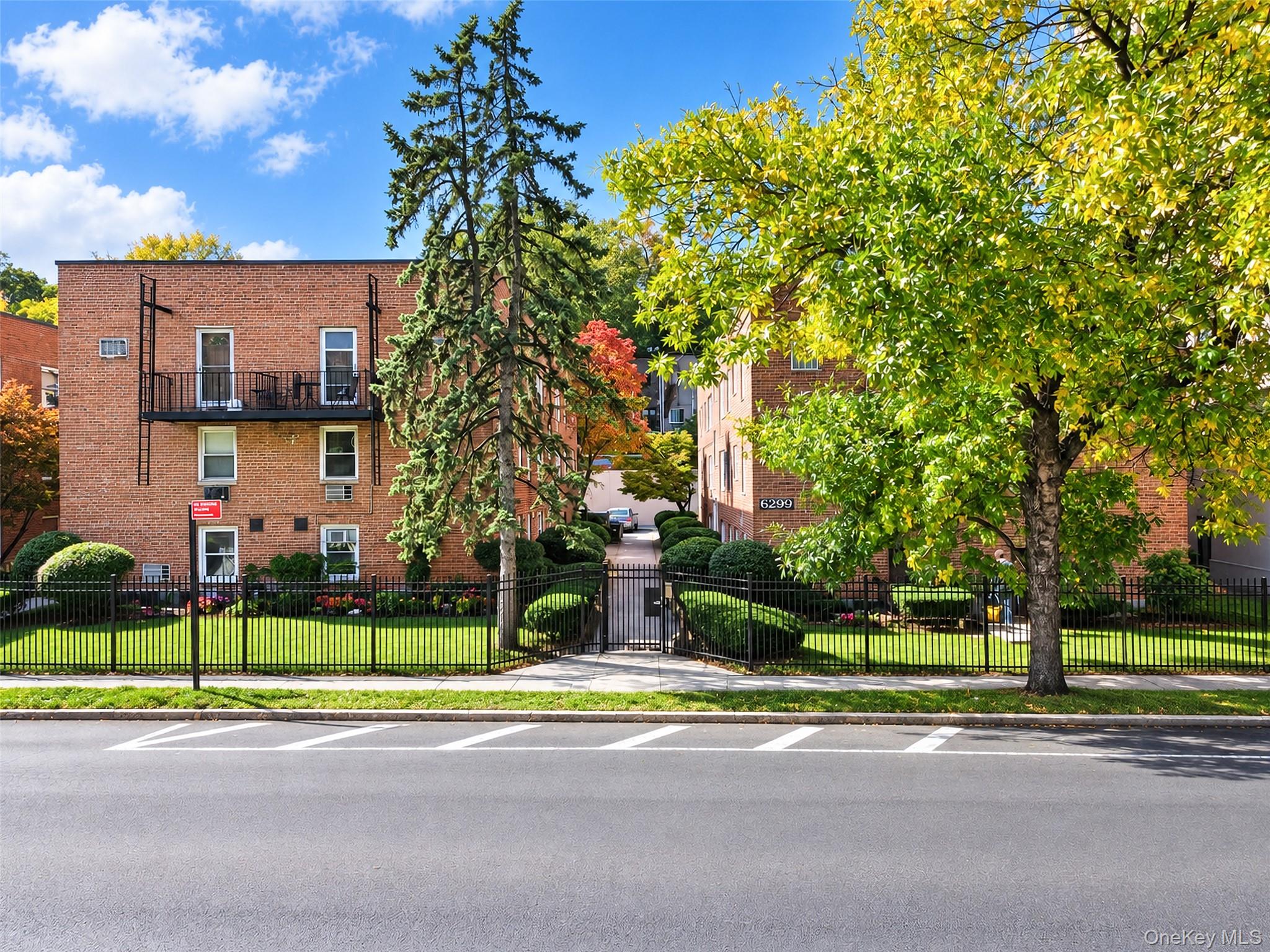6299 Broadway, Unit C10 photo 11