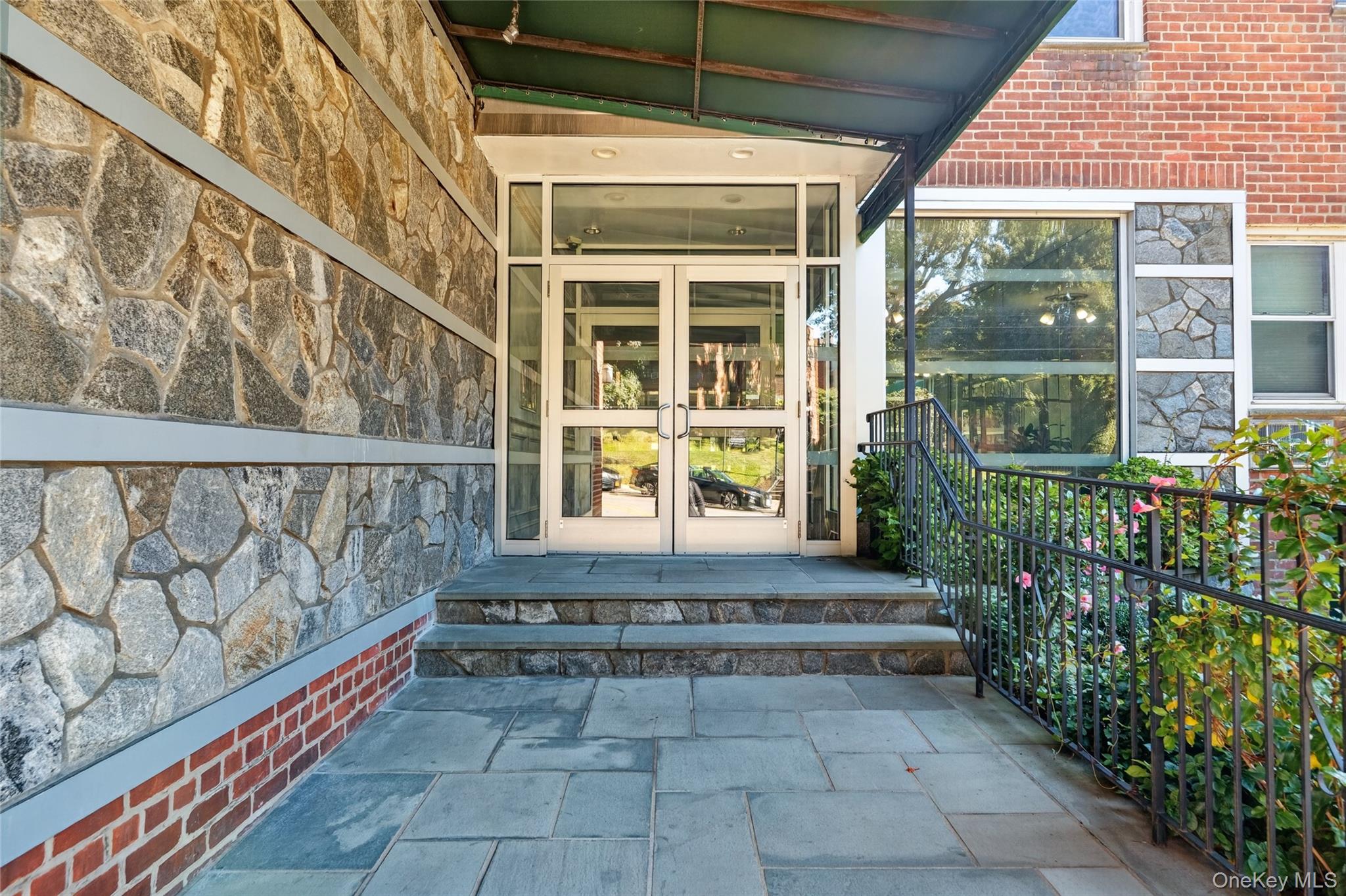 2 Bronxville Road, Unit 6P photo 4