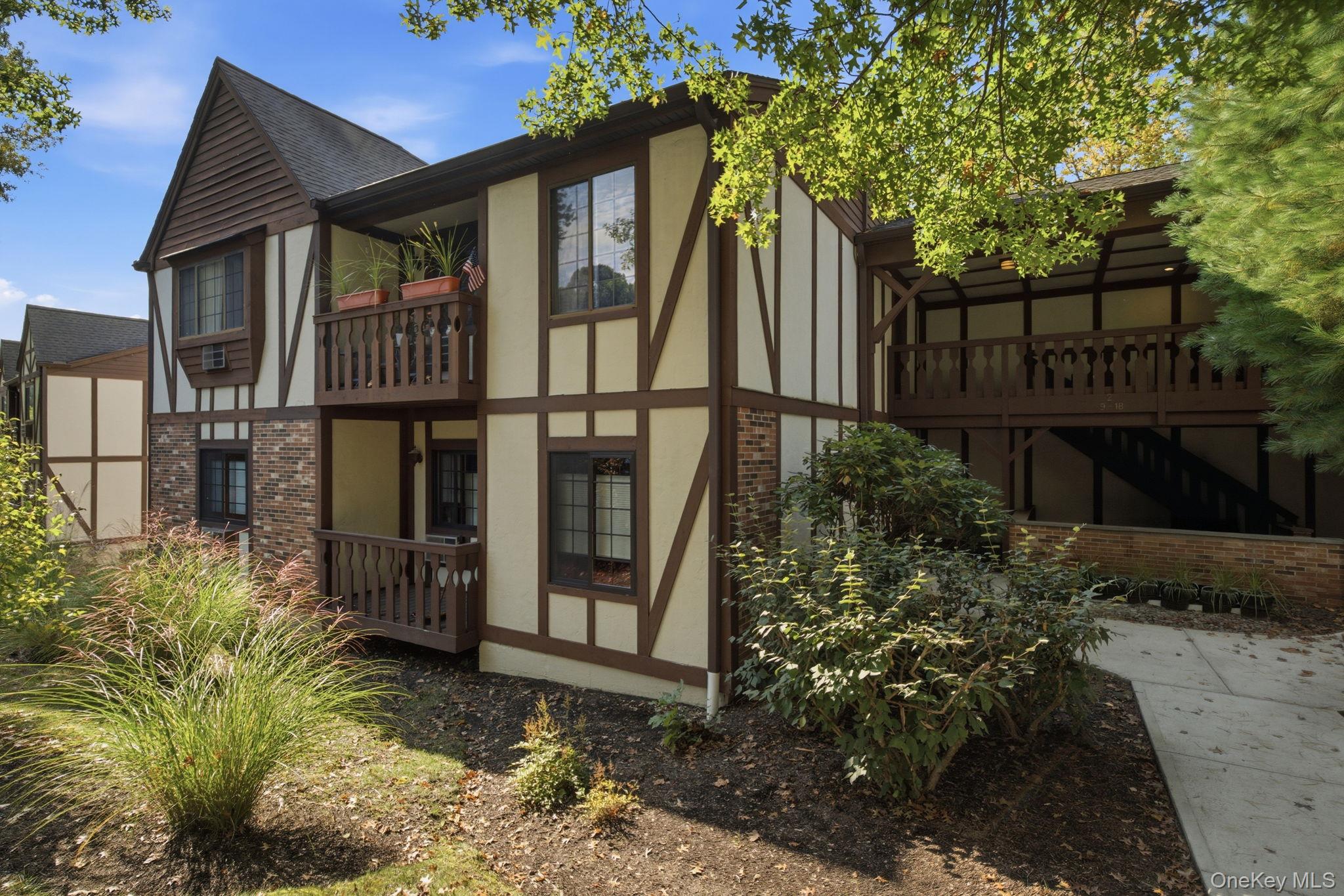 10 Foxwood Circle – For Sale