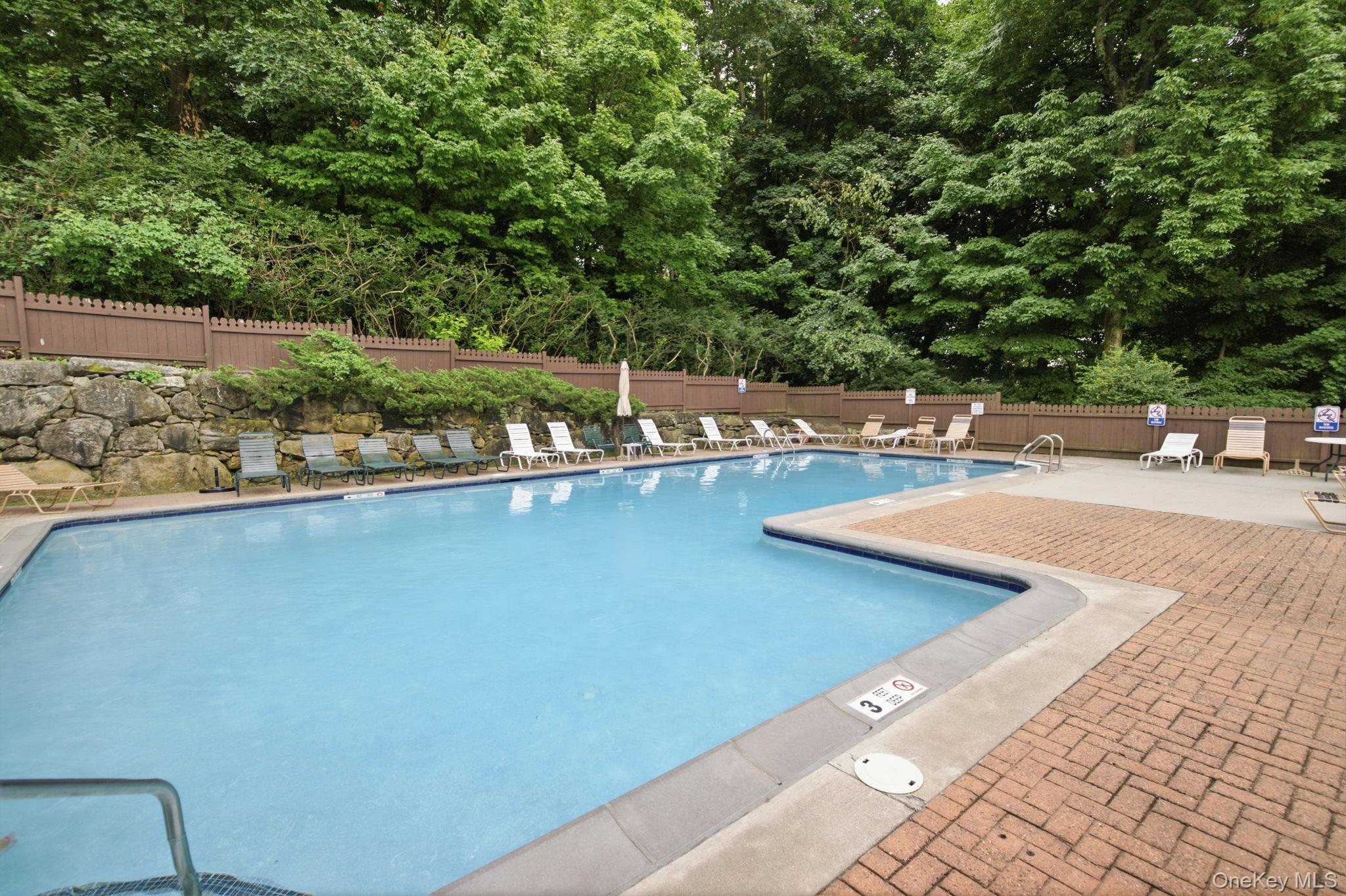 10 Foxwood Circle – For Sale photo 5