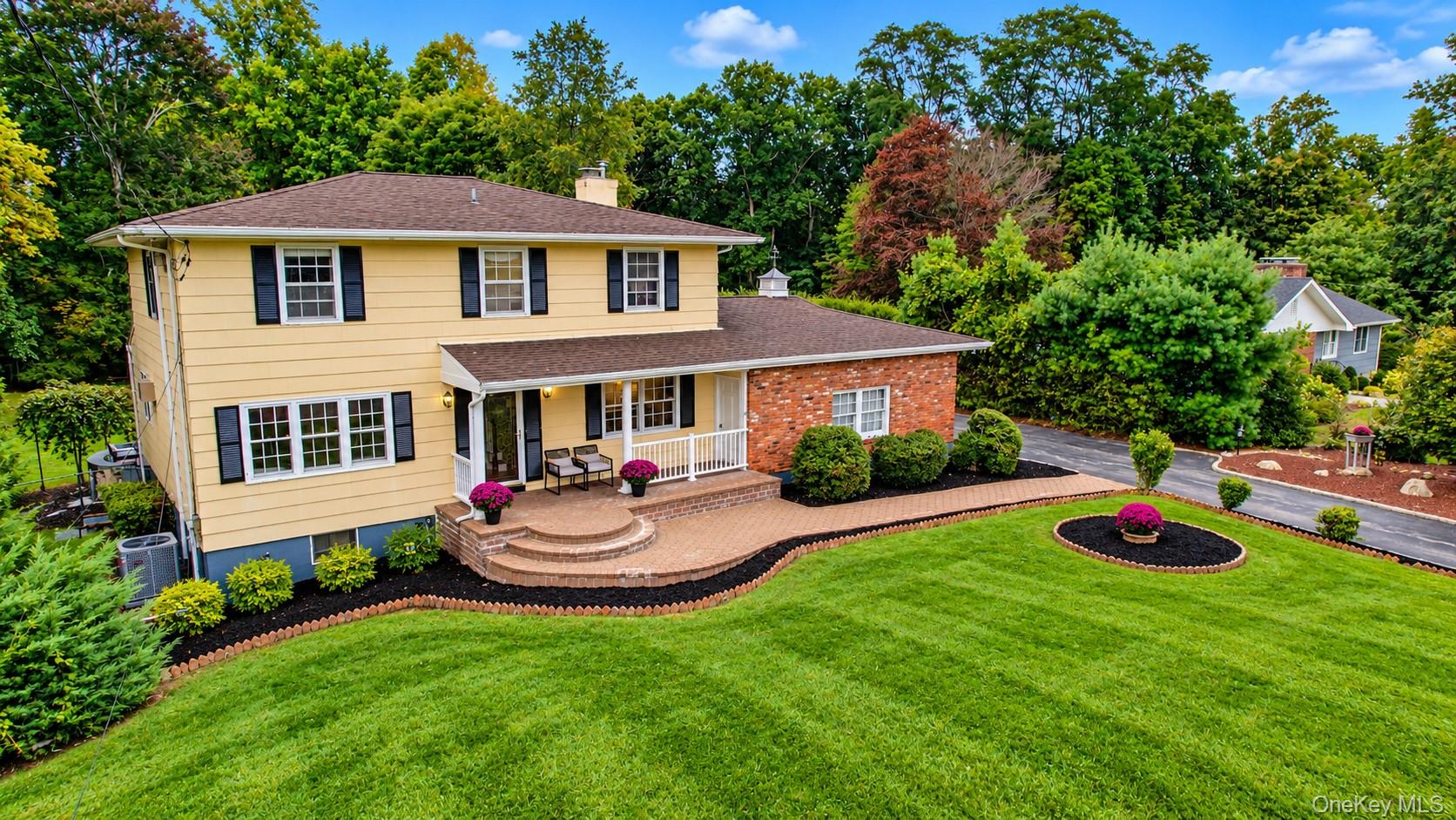 476 Hilltop Road – For Sale photo 3