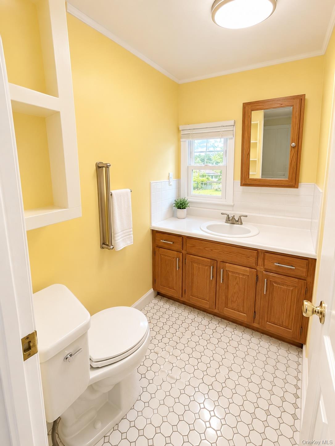 525 Riverleigh Avenue, Unit 102 photo 8