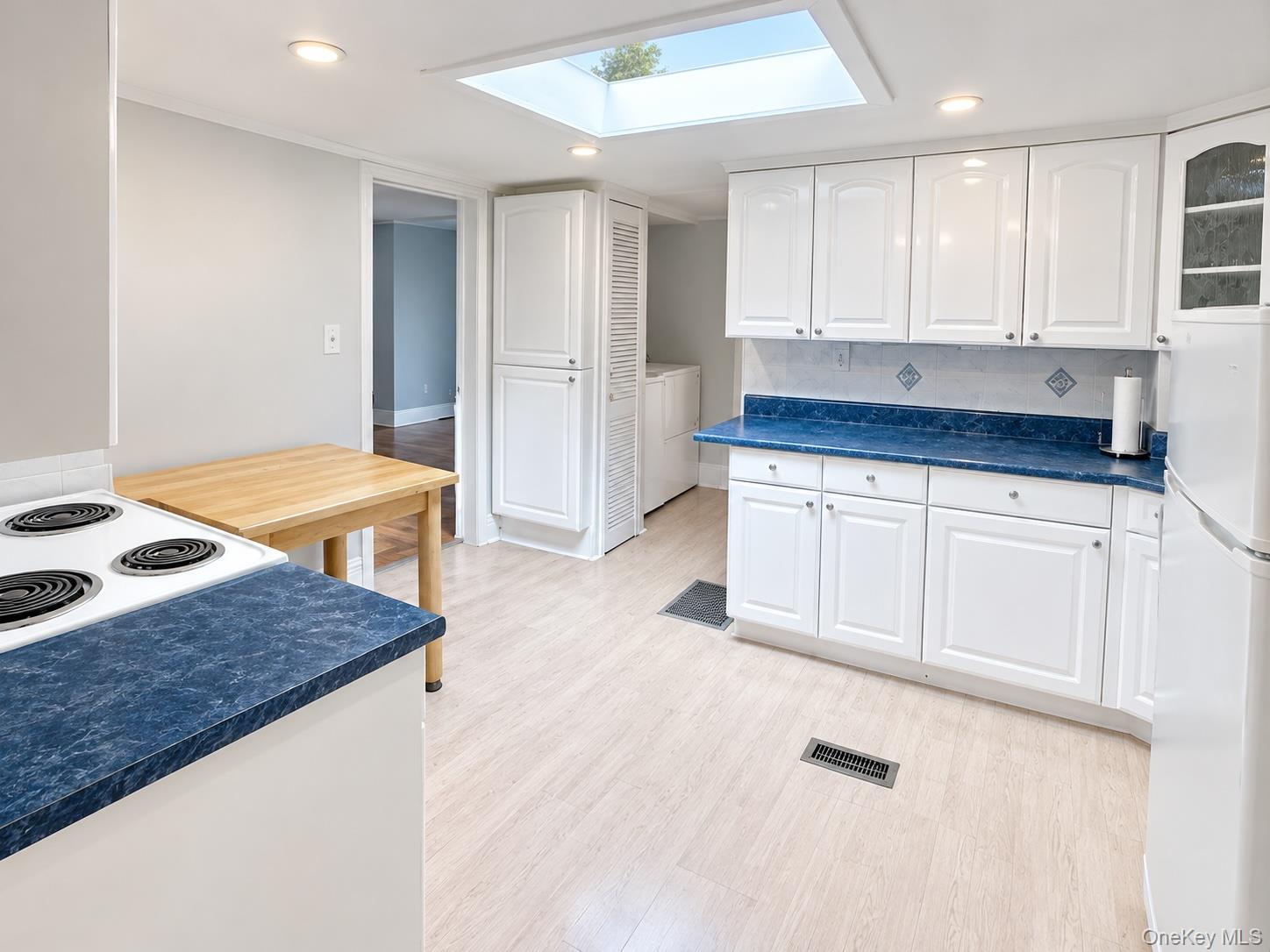 525 Riverleigh Avenue, Unit 102 photo 4