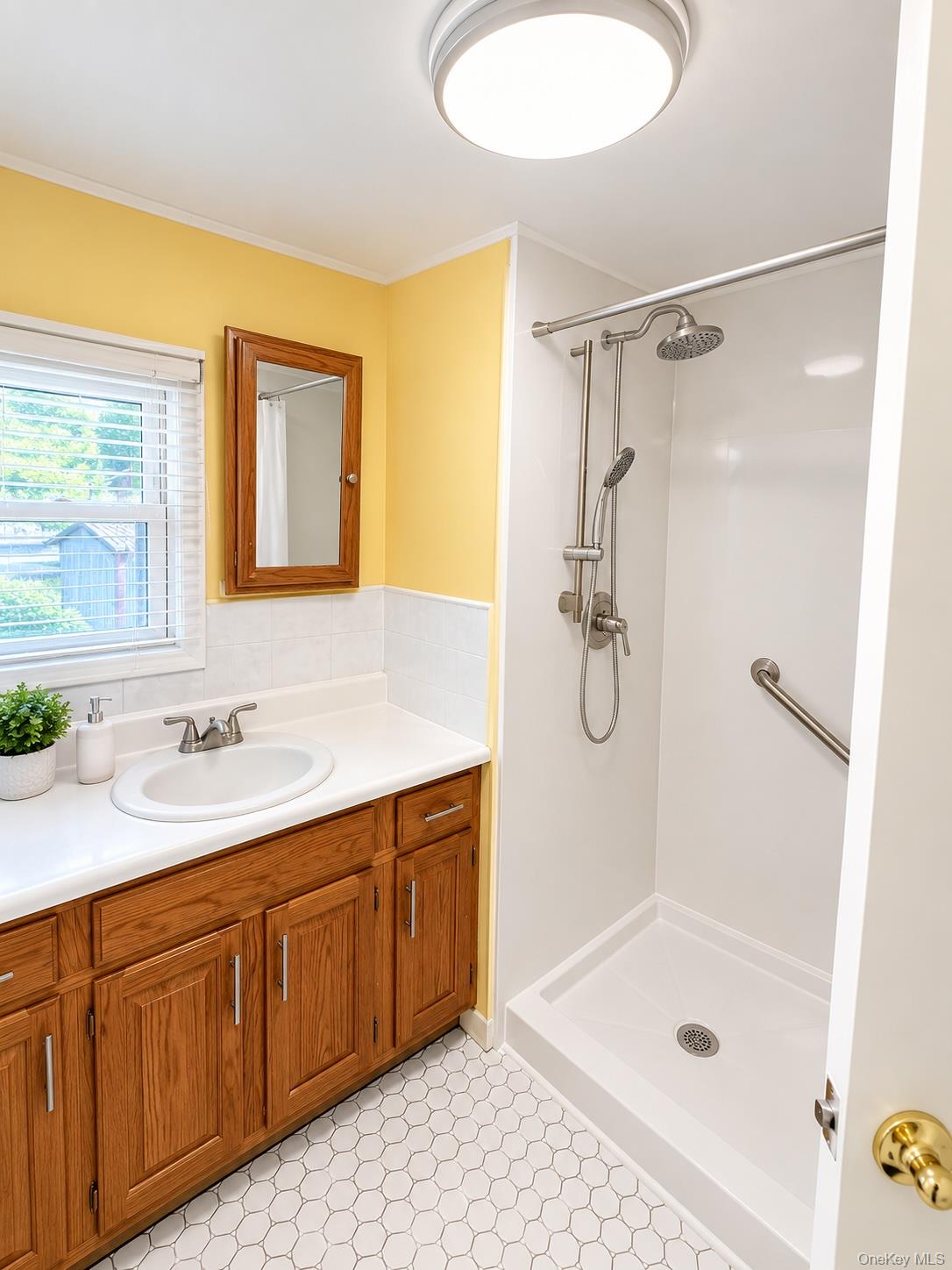 525 Riverleigh Avenue, Unit 102 photo 9