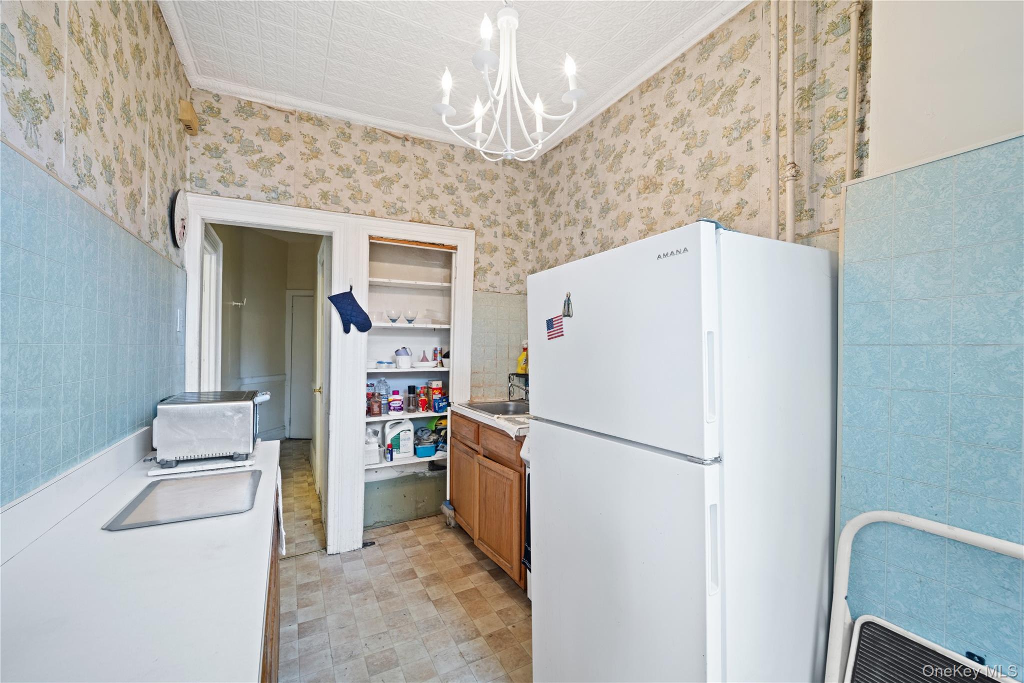 160 Diamond Street – For Sale photo 8