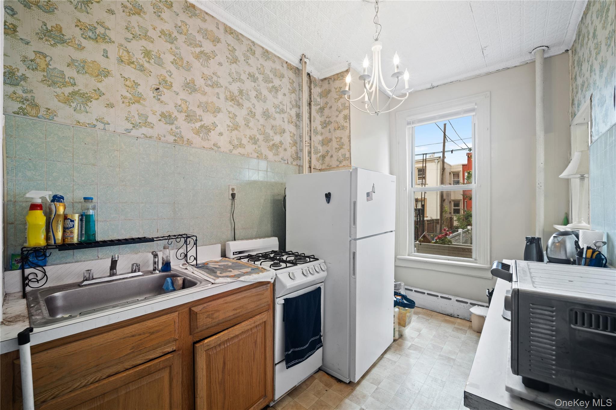 160 Diamond Street – For Sale photo 7