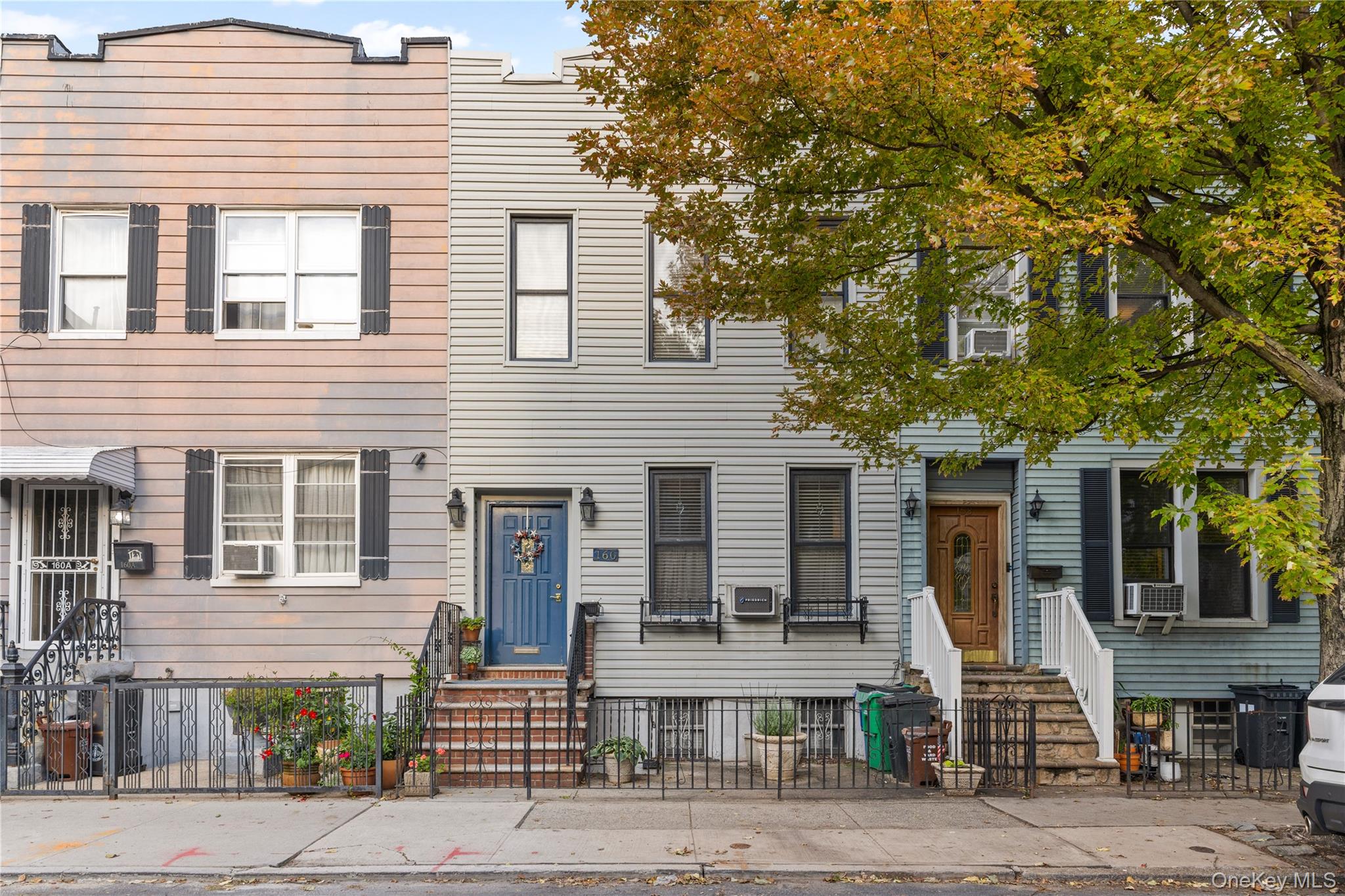 160 Diamond Street – For Sale