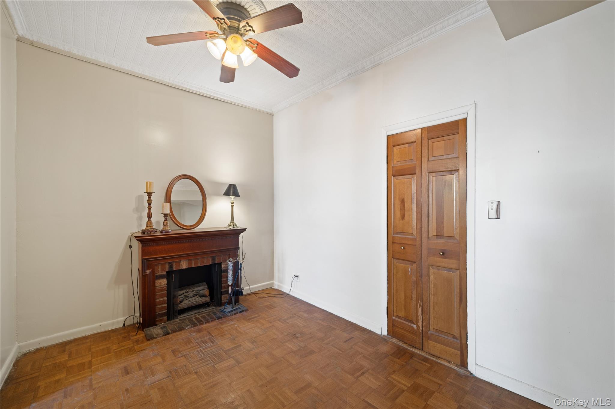 160 Diamond Street – For Sale photo 24