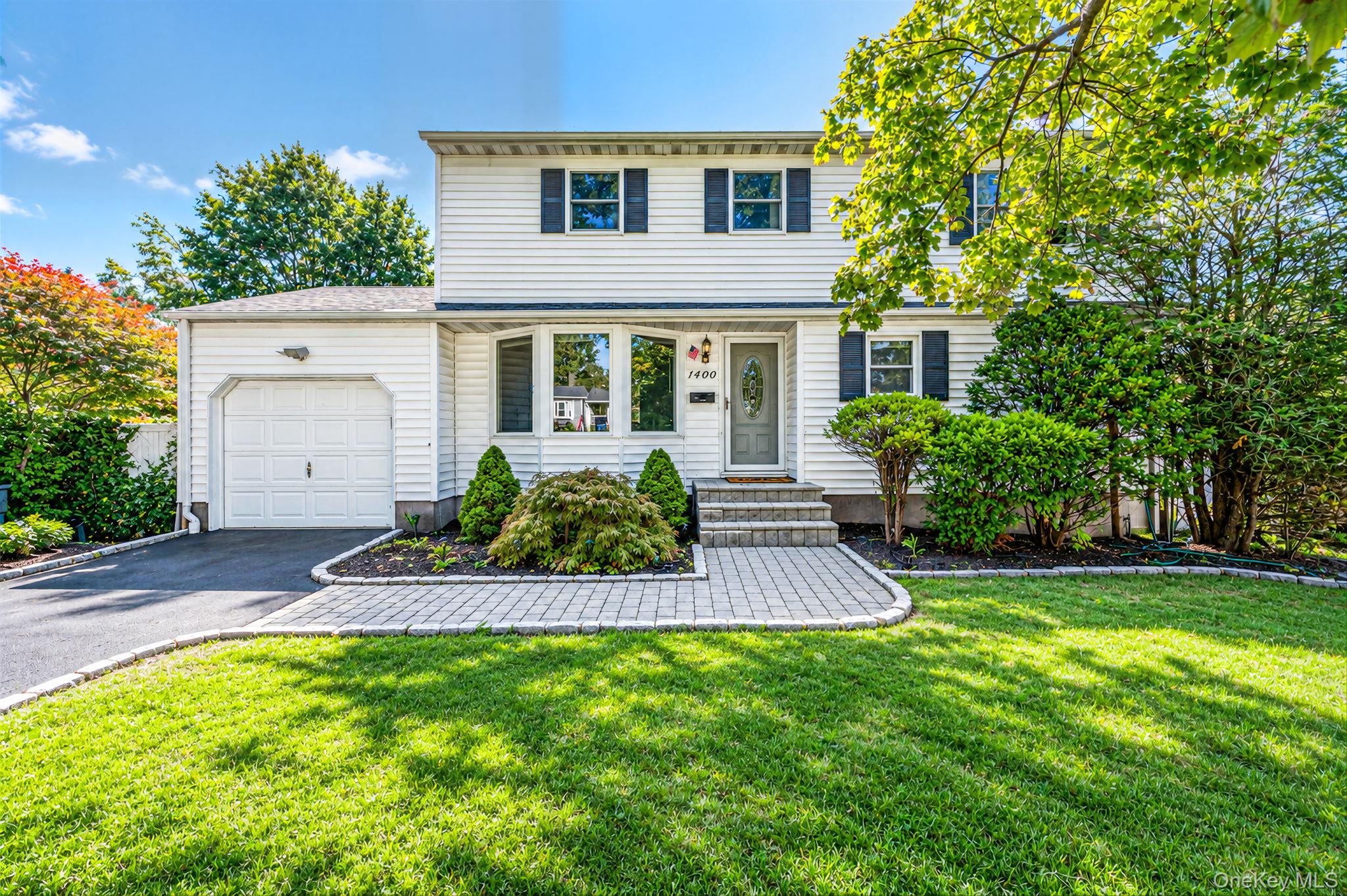 1400 Wave Avenue – For Sale photo 2