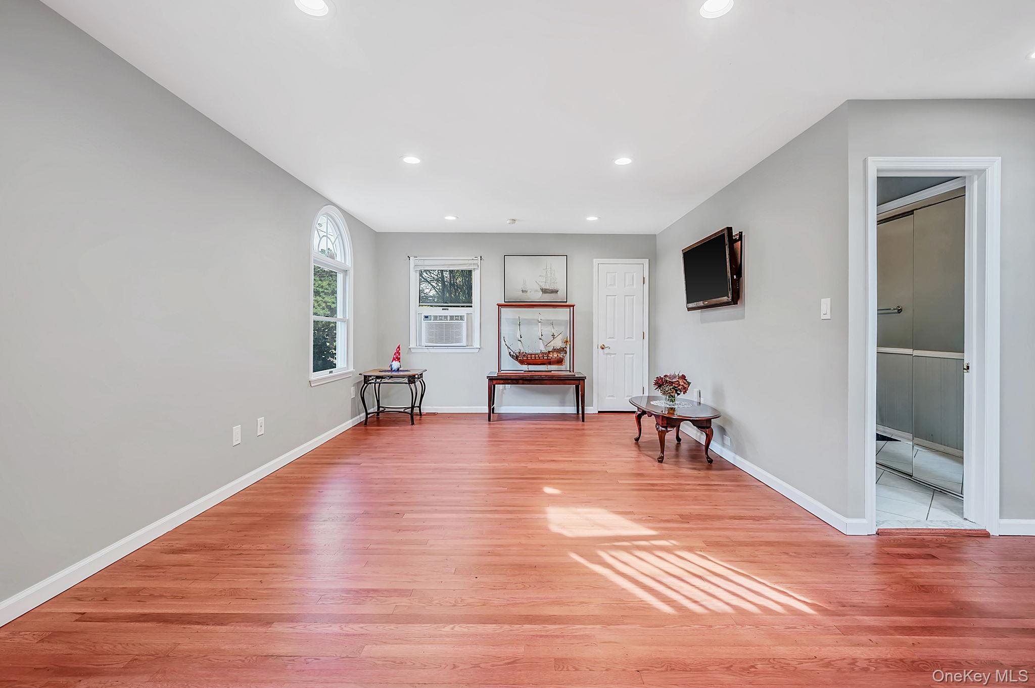 1400 Wave Avenue – For Sale photo 13